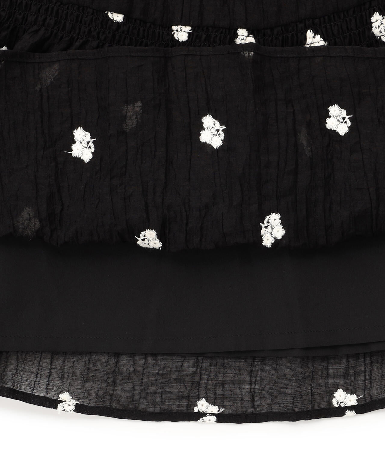 【ブラック・追加生産予約】シアー小花刺繍シャーリングギャザーキャミワンピース