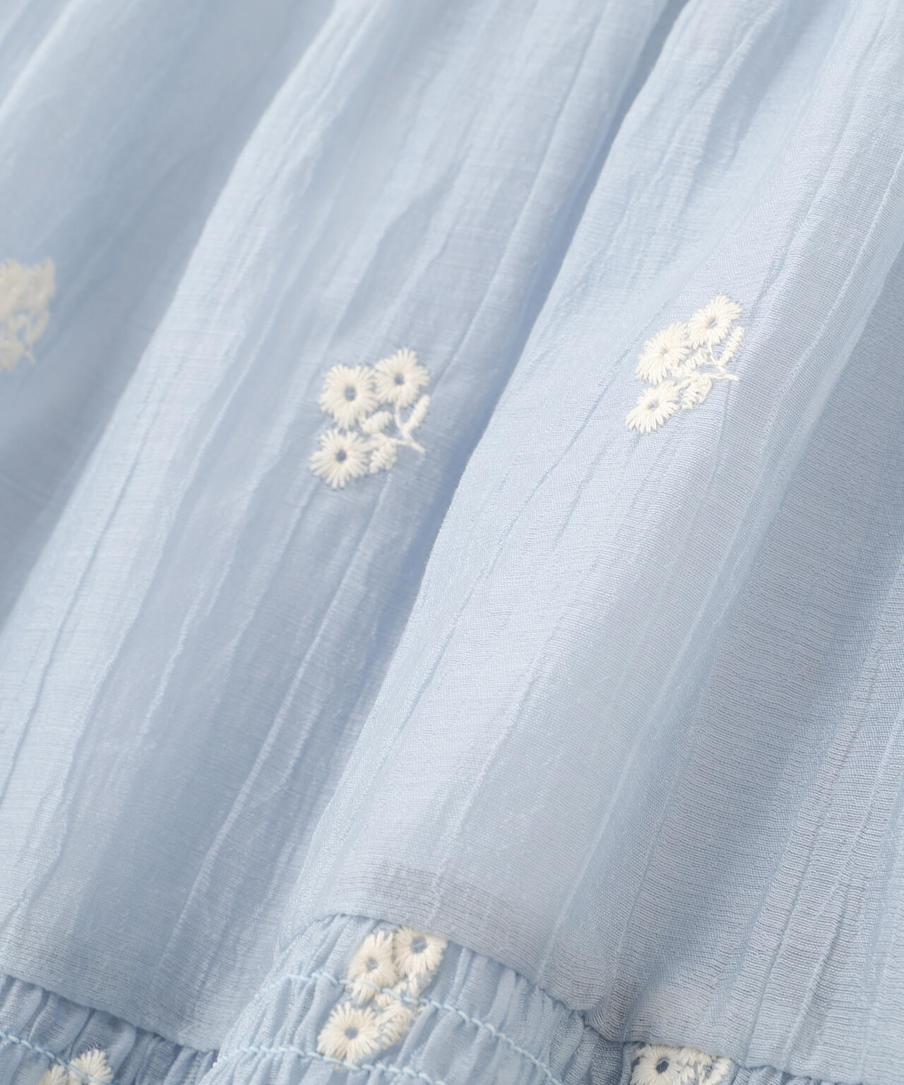 【ブラック・追加生産予約】シアー小花刺繍シャーリングギャザーキャミワンピース