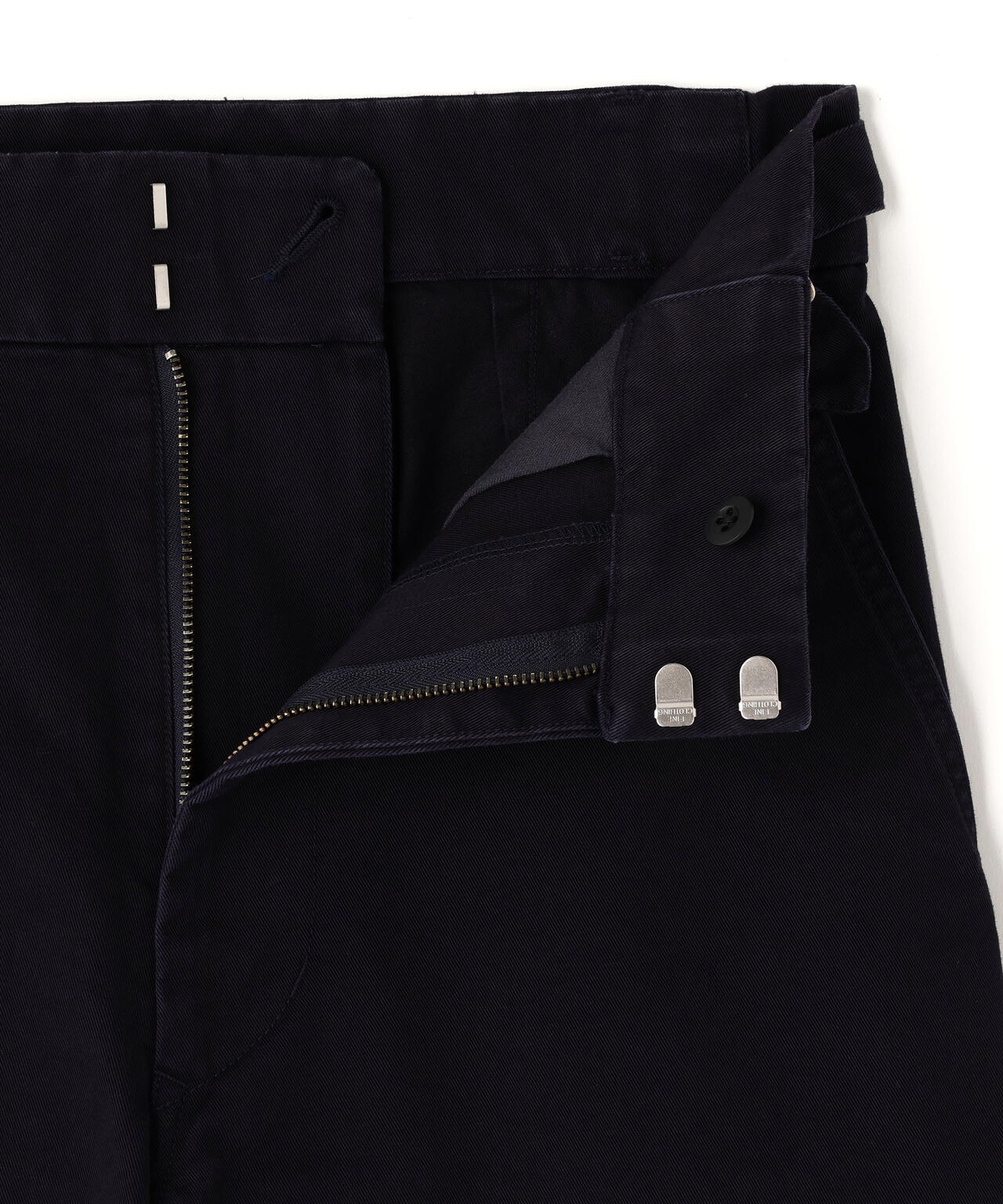 Ｙ / ORGANIC COTTON CHINO ADJUSTER TROUSERS