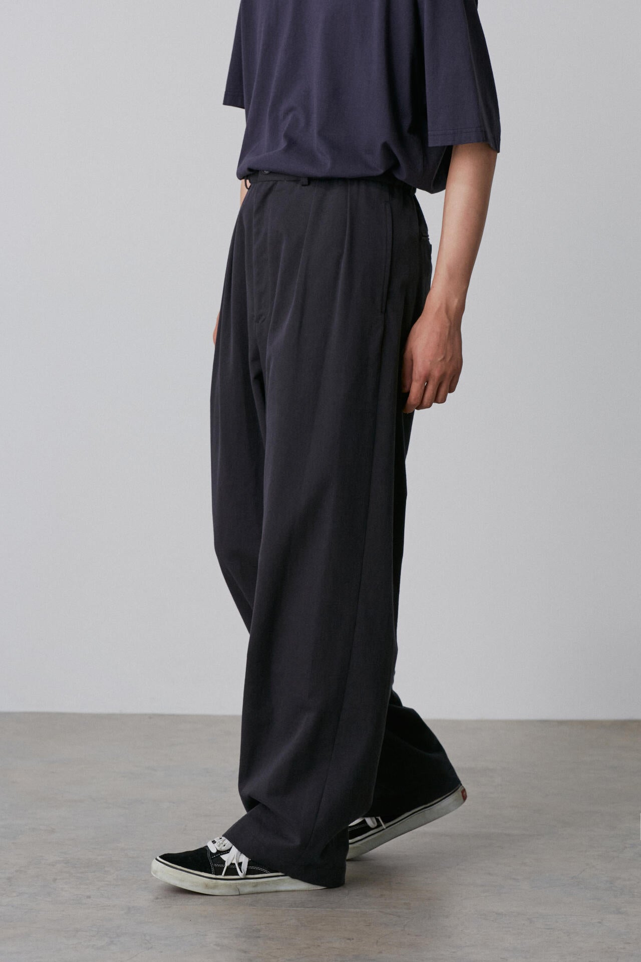 Ｙ / ORGANIC COTTON TENCEL CHINO TROUSERS