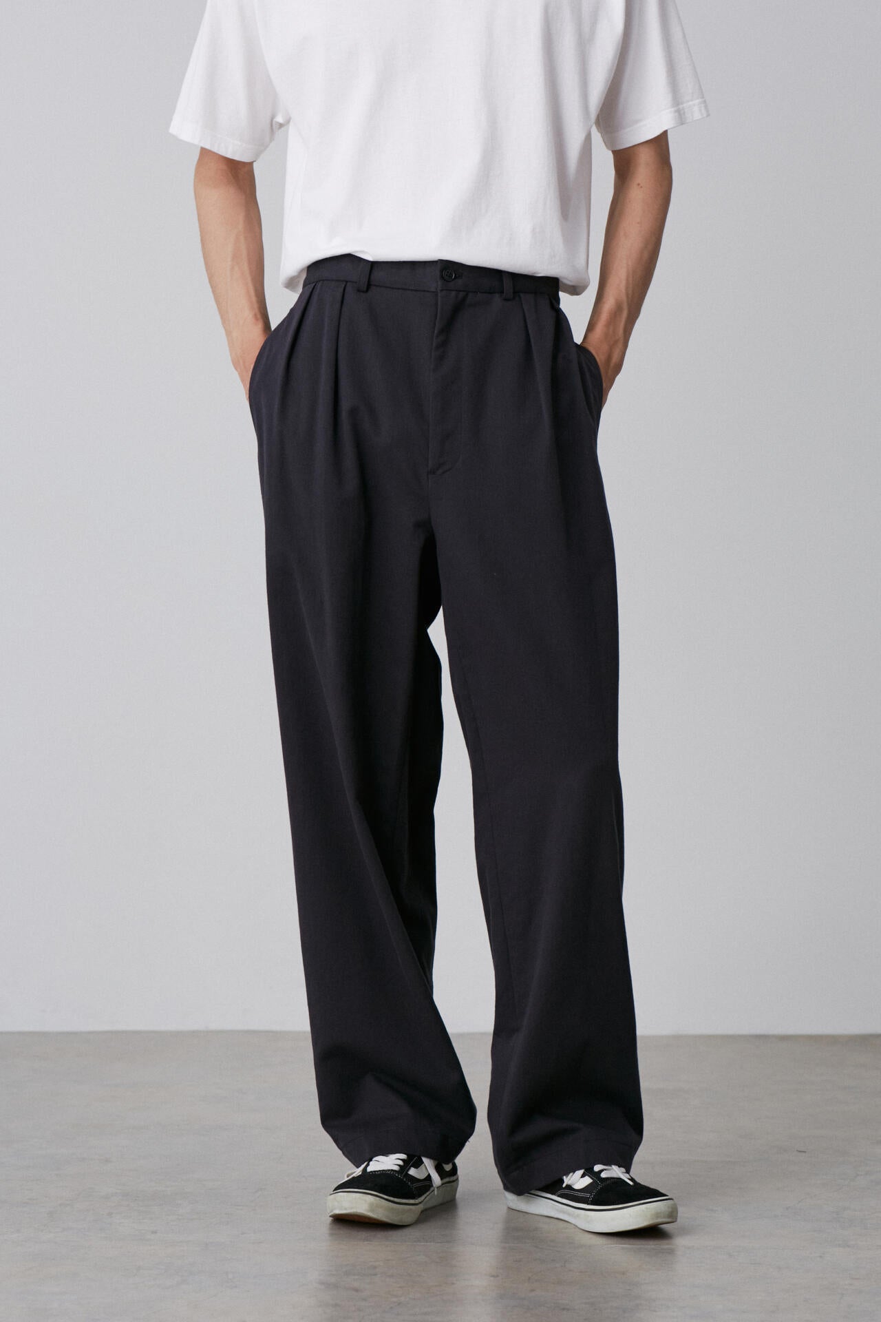 Ｙ / ORGANIC COTTON TENCEL CHINO TROUSERS