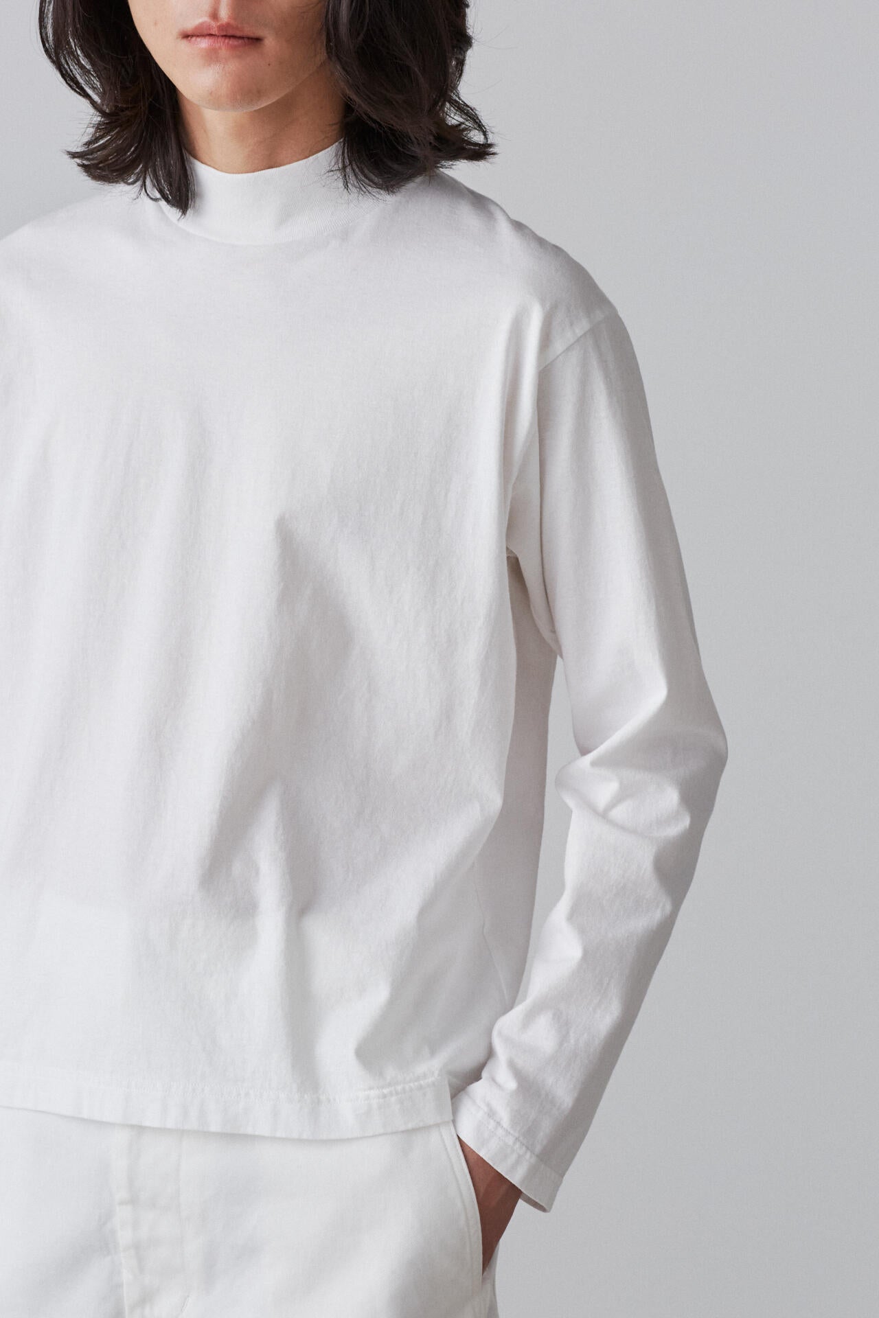 Y / ORGANIC COTTON JERSEY MOCK NECK LONG SLEEVE T‐SHIRT