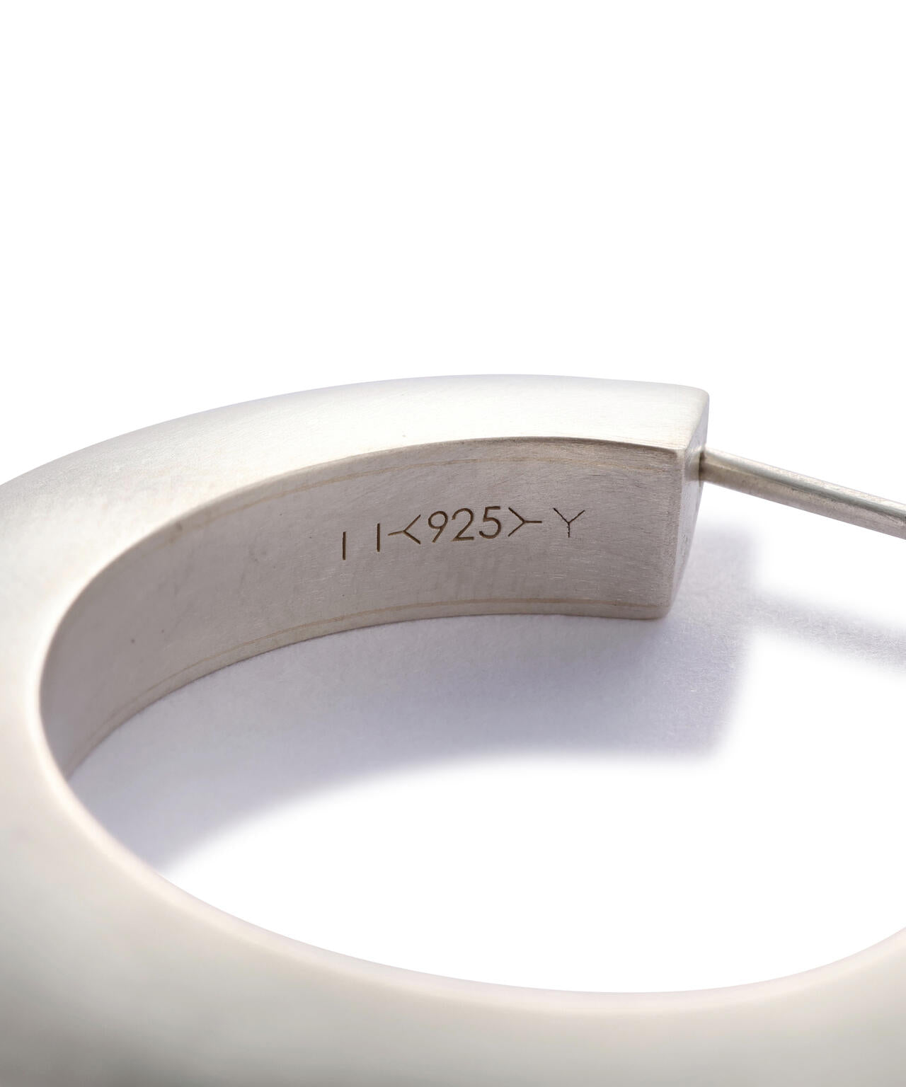 YLEVE / TRIANGLE HOOP EARRING L