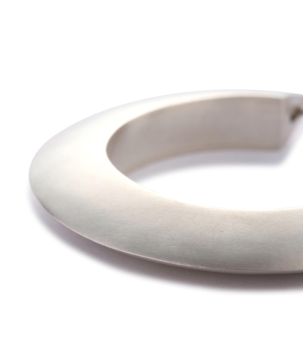 YLEVE / TRIANGLE HOOP EARRING L