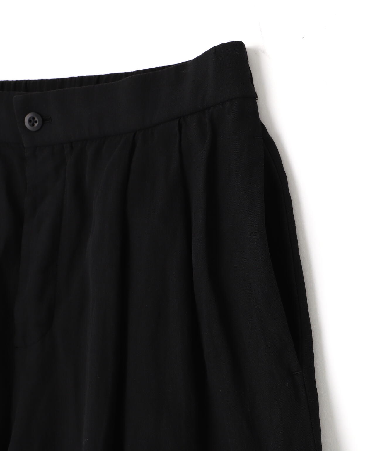 ATON / COTTON LINEN VOILE TWO TUCKED EASY SHORTS