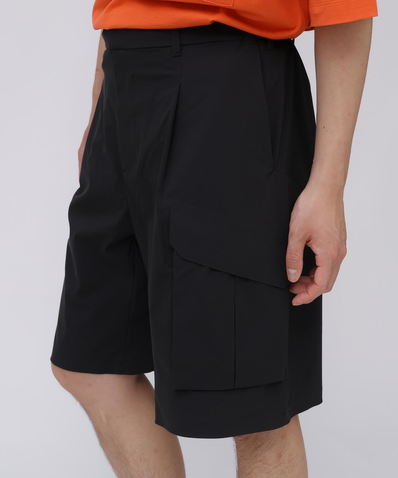DESCENTE / AIRFLOW BIG CARGO SHORTS