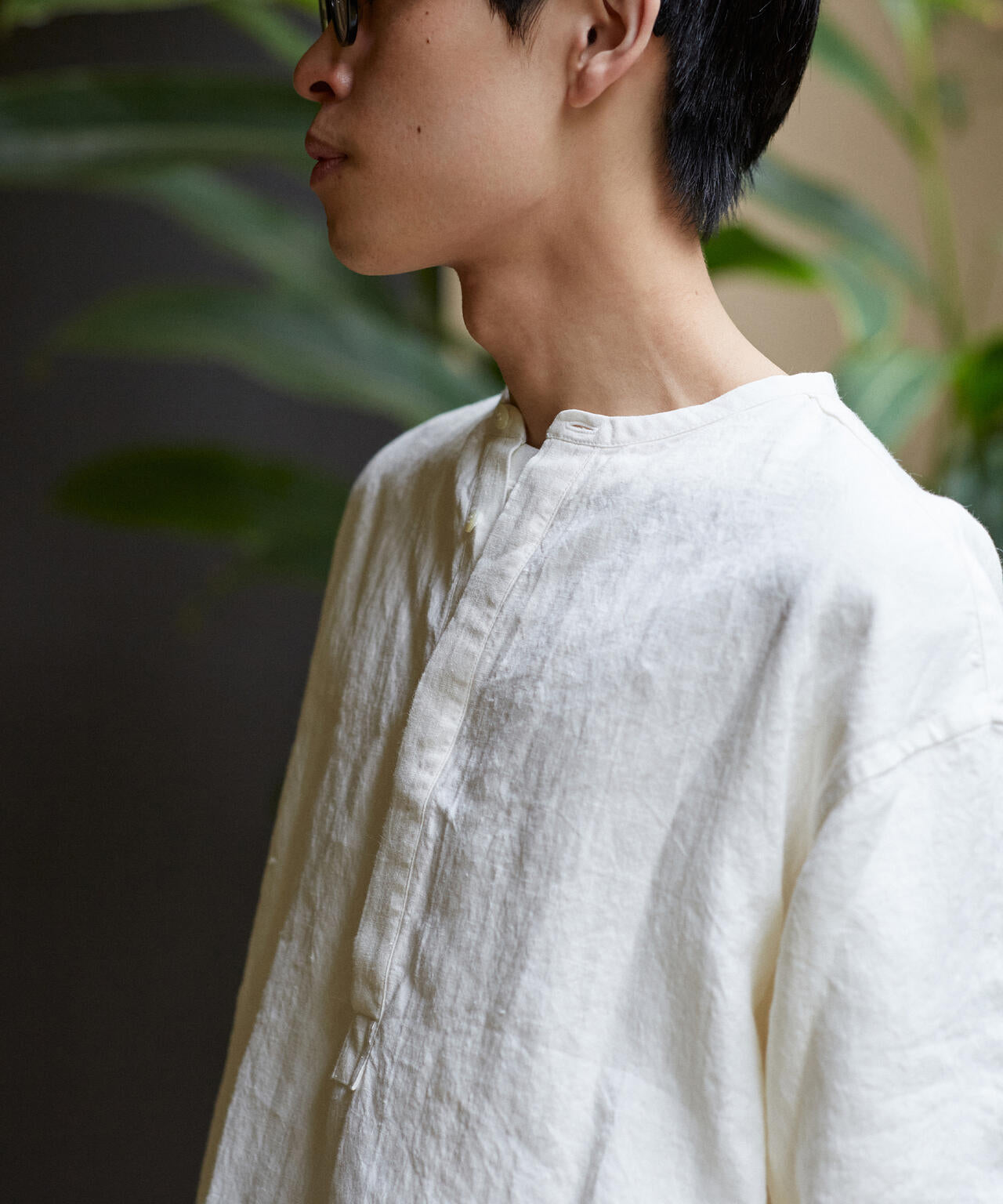 THE LIBRARY / LINEN PULL OVER SHIRT