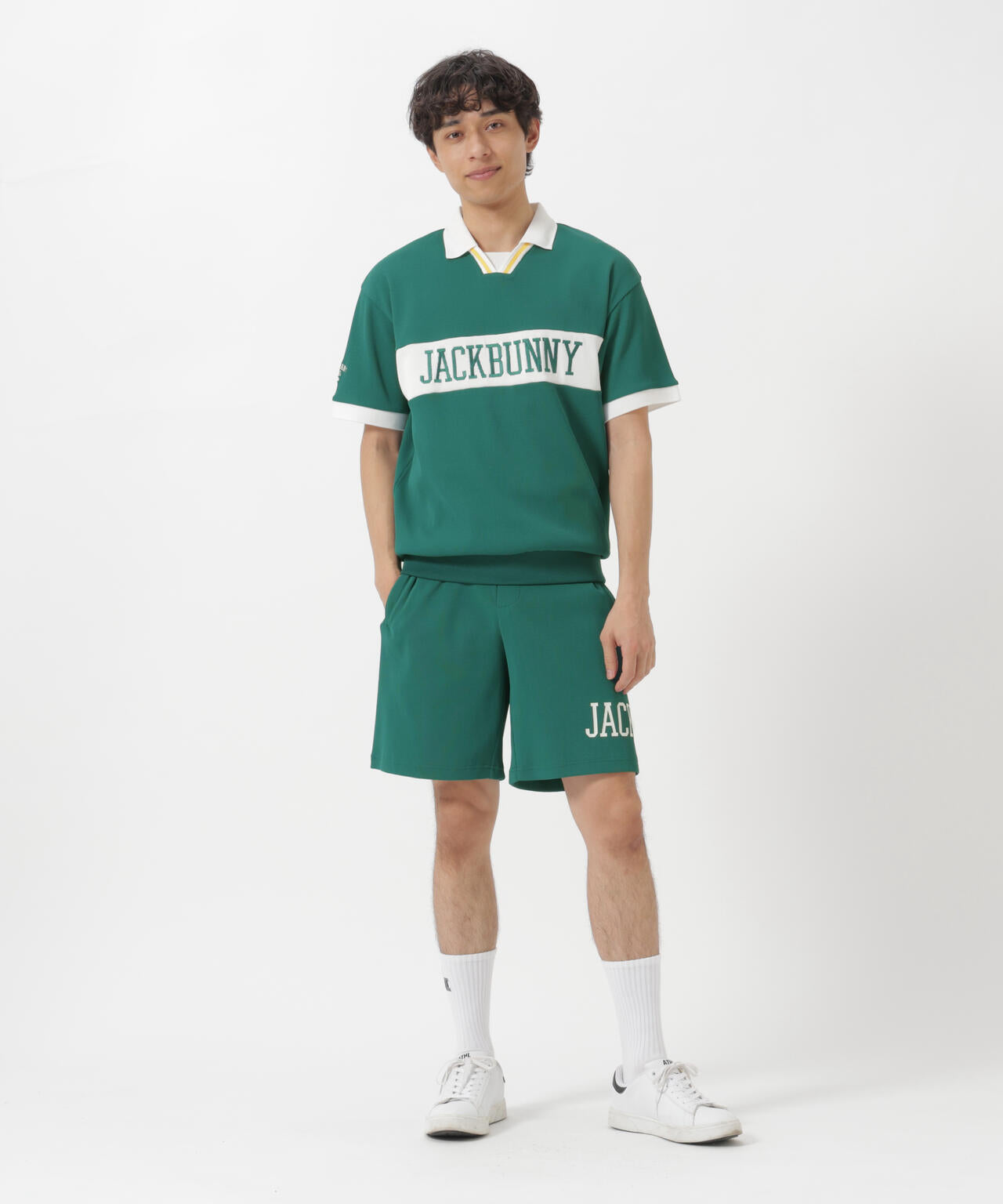 182cm C:84 W:71 H:89 着用サイズ：5