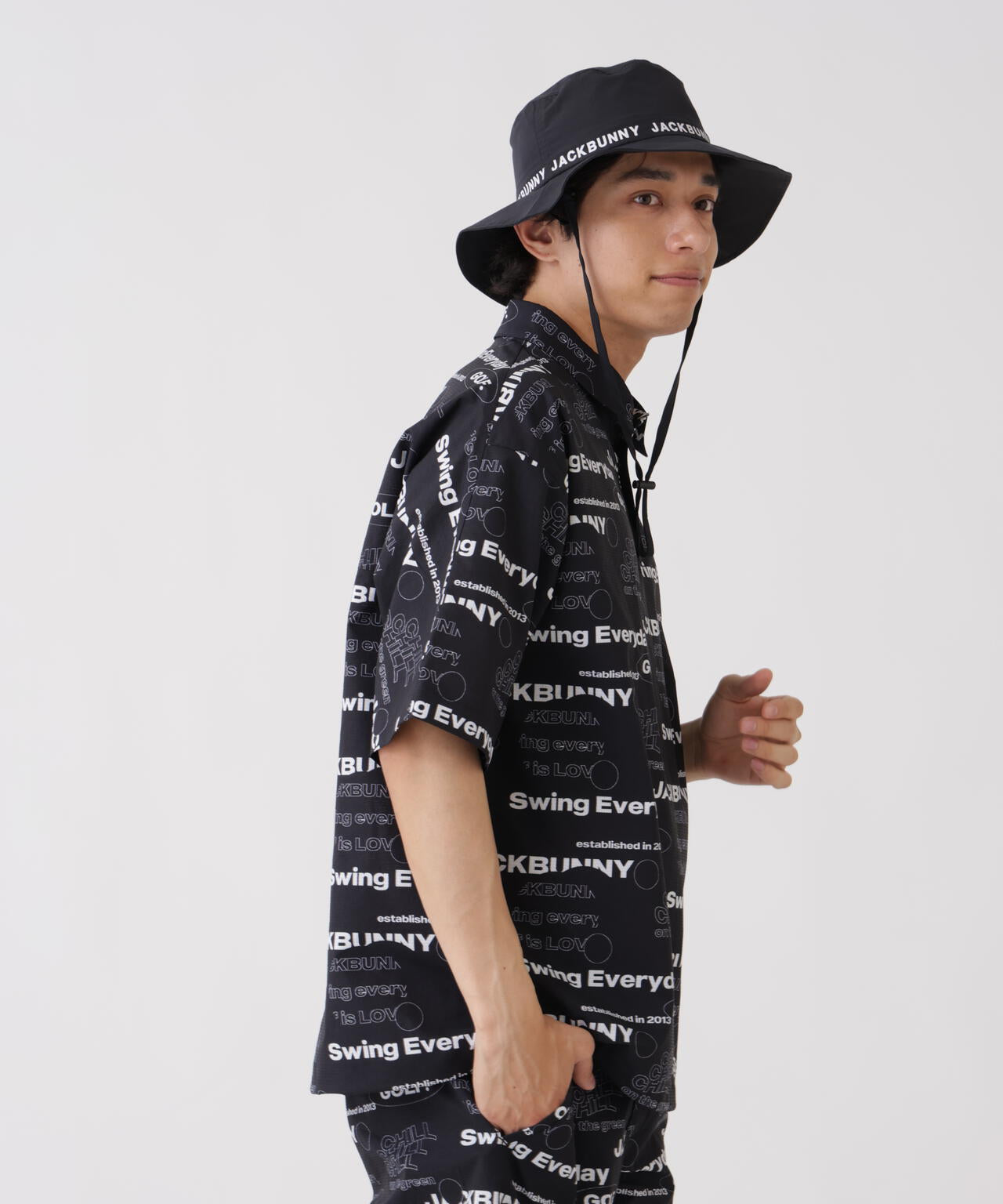 182cm C:84 W:71 H:89 着用サイズ：5