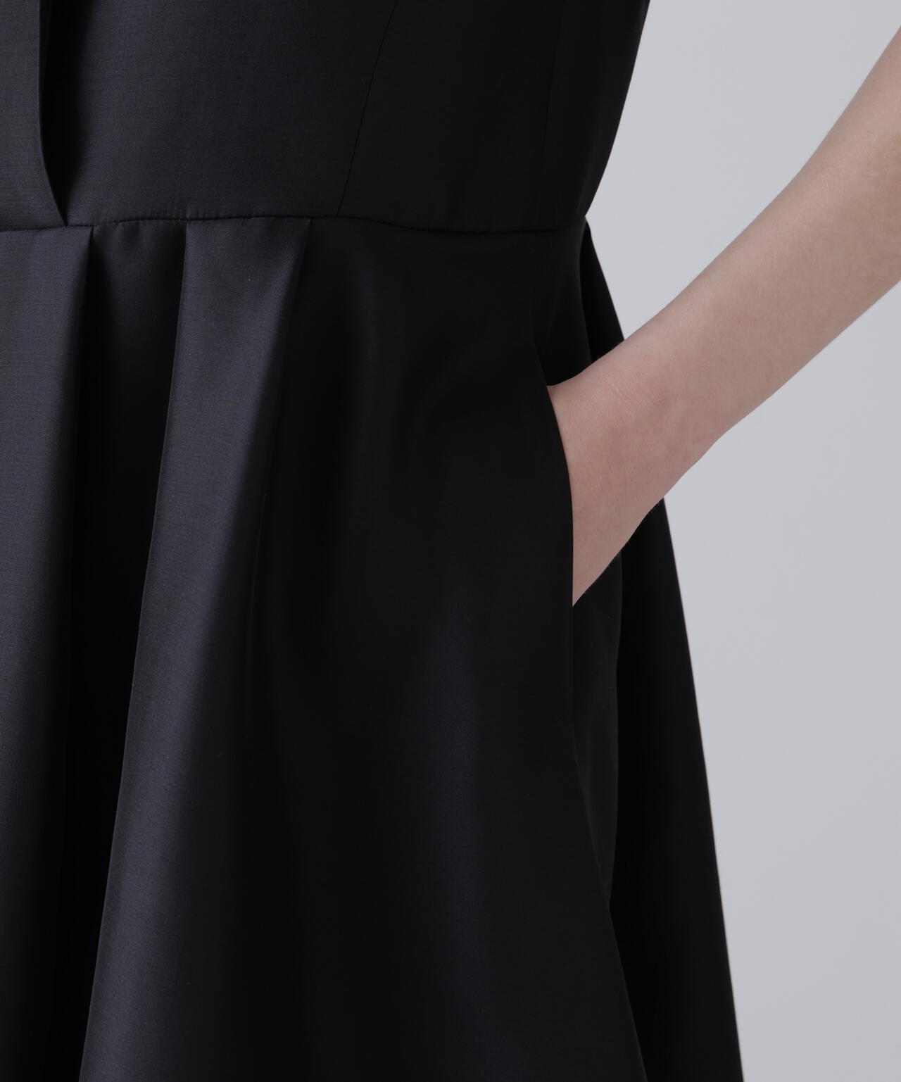 ＜BLACK LABEL＞シルクダブルクロスワンピース