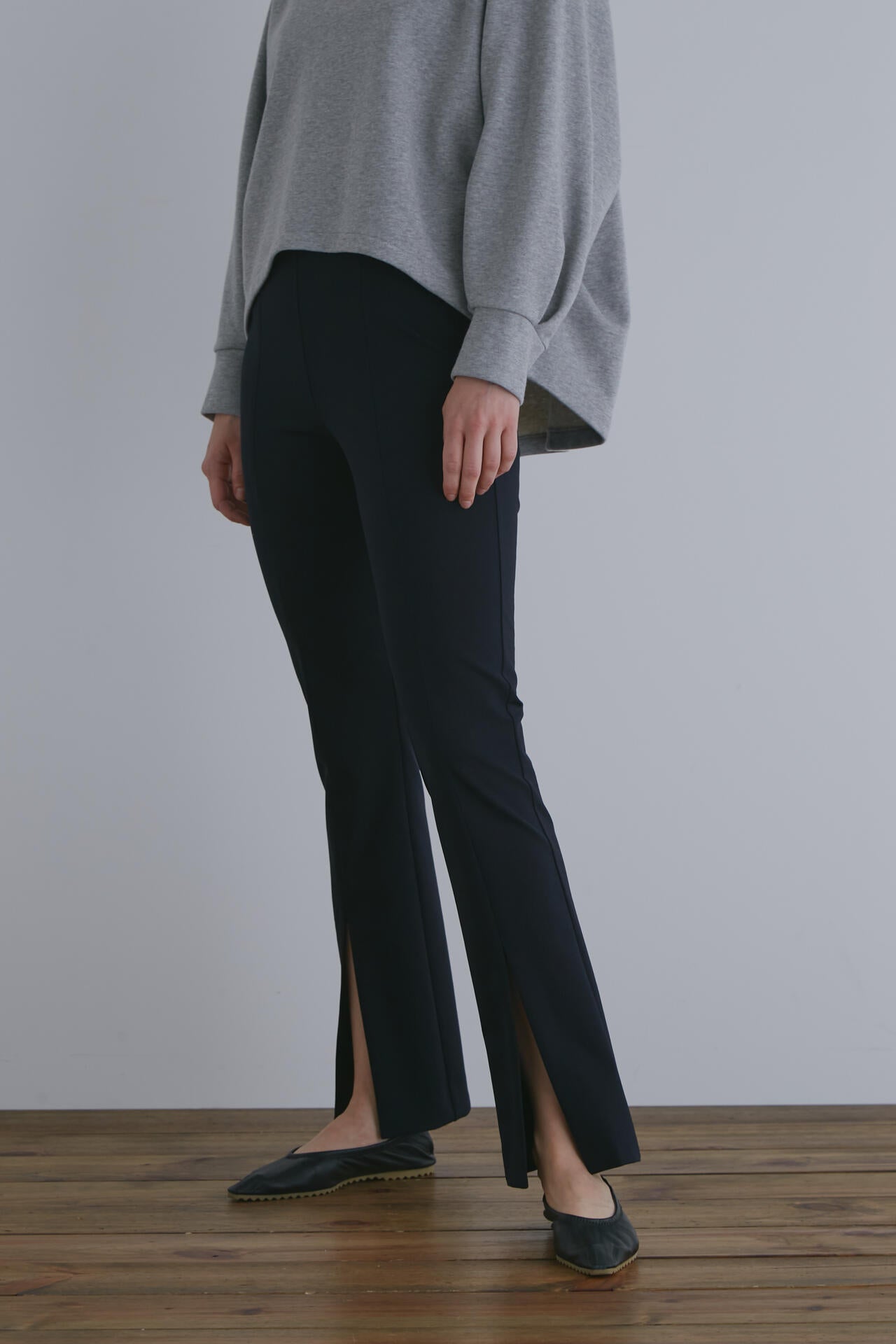 【EC限定】ハイストレッチフロントスリットパンツ（＋5cm丈）