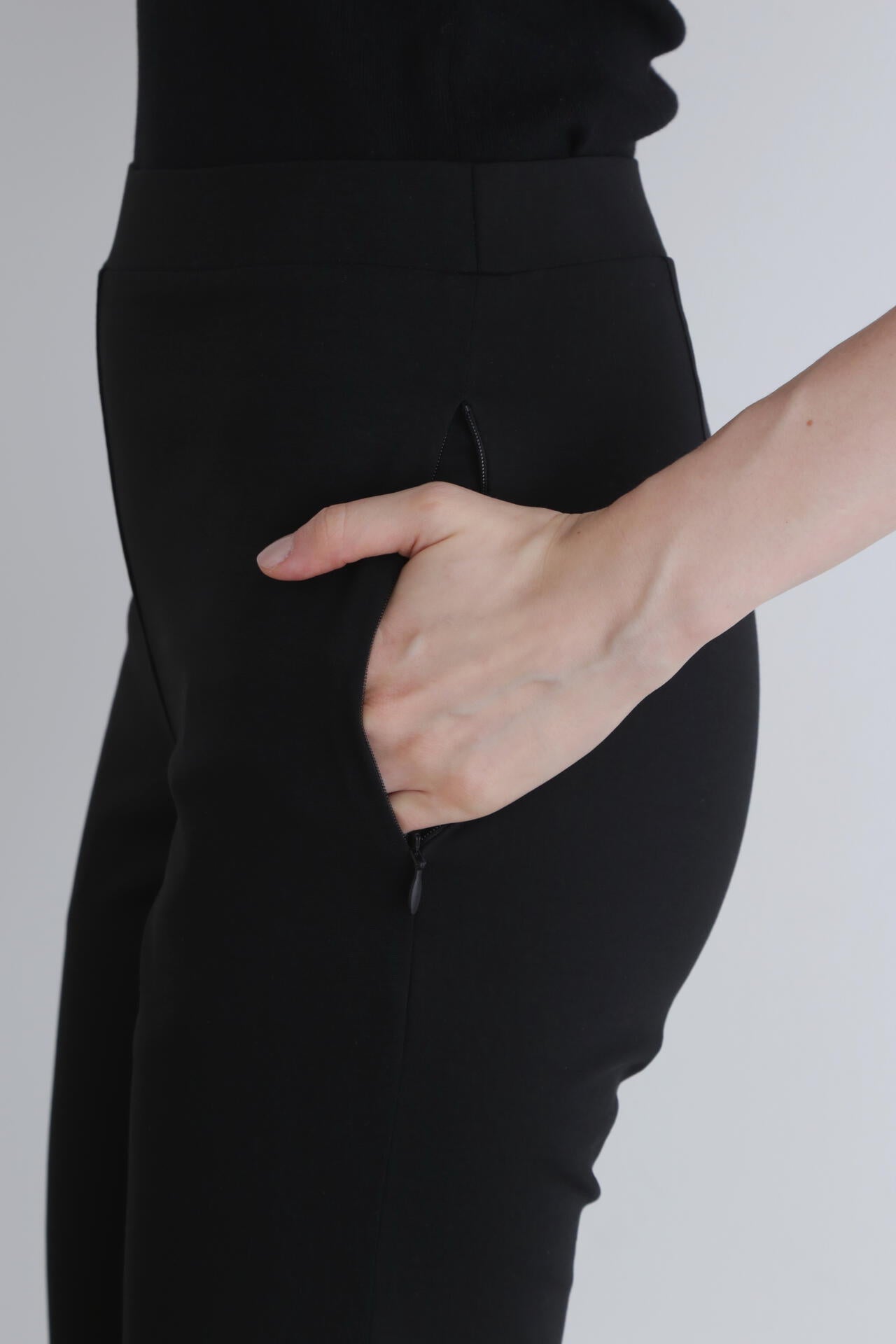 《LE PHIL SPORTS》ハイストレッチレギパンポケット付