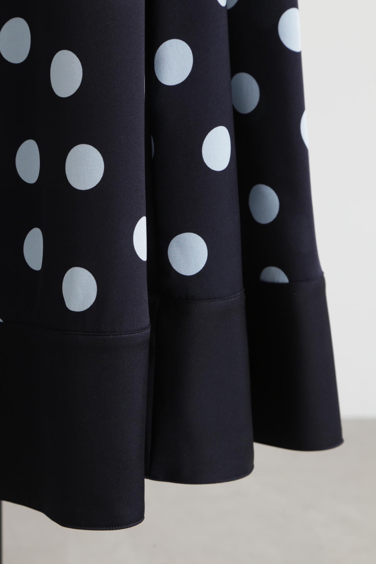 【TV着用】Printed Silk Dot Skirt
