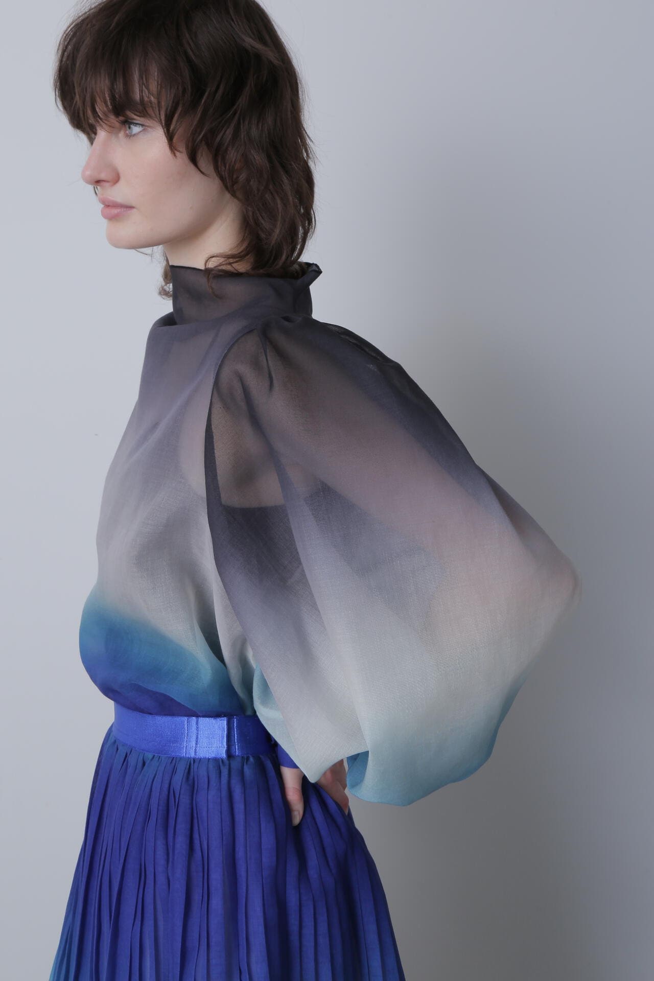 【TV着用】Bottleneck Volume Sleeve Blouse