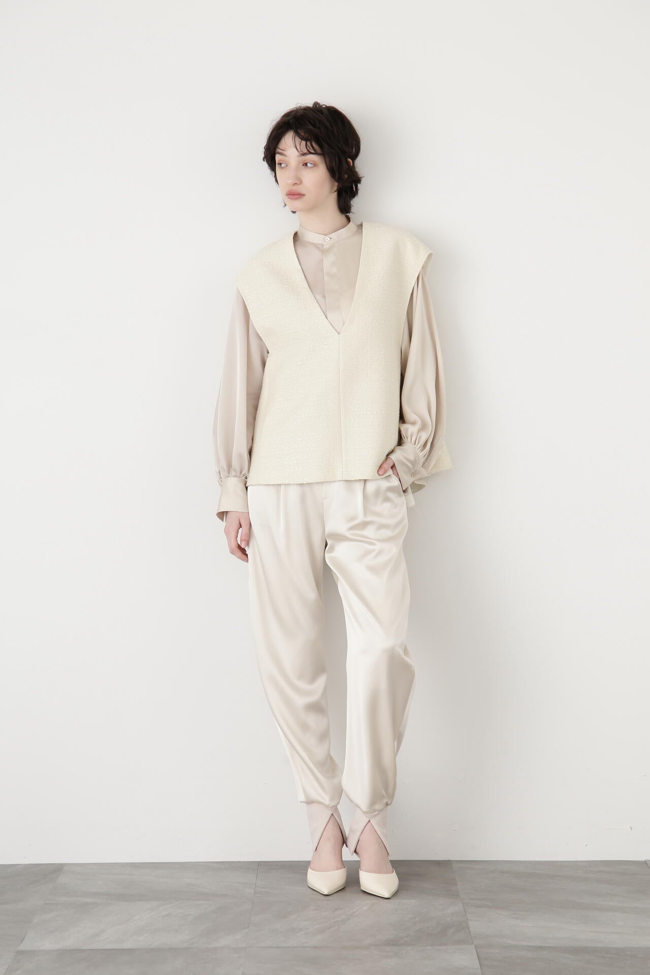 【TV着用】Curvy Jogger Satin Pants