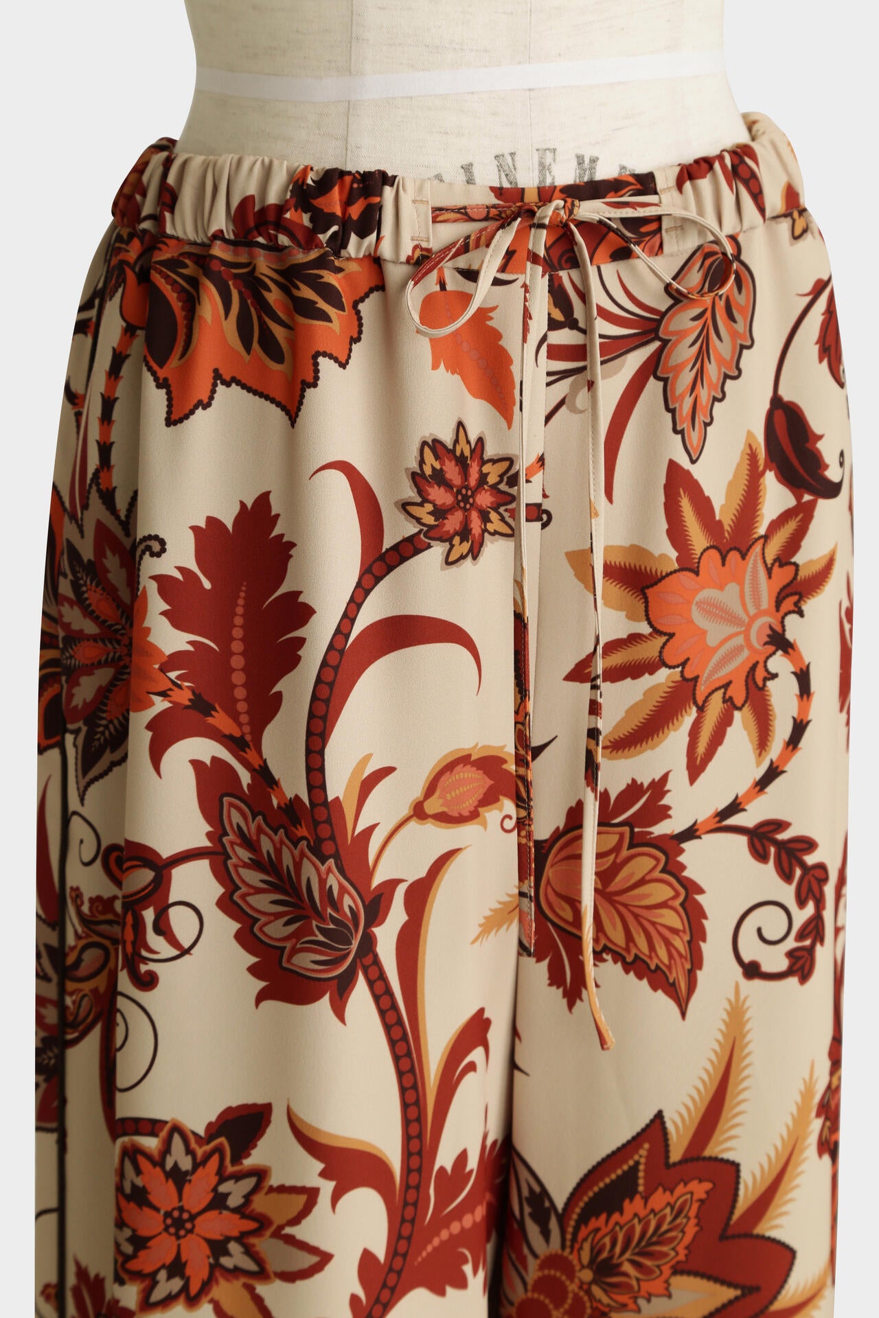【TV着用】Printed Flower Easy Pants
