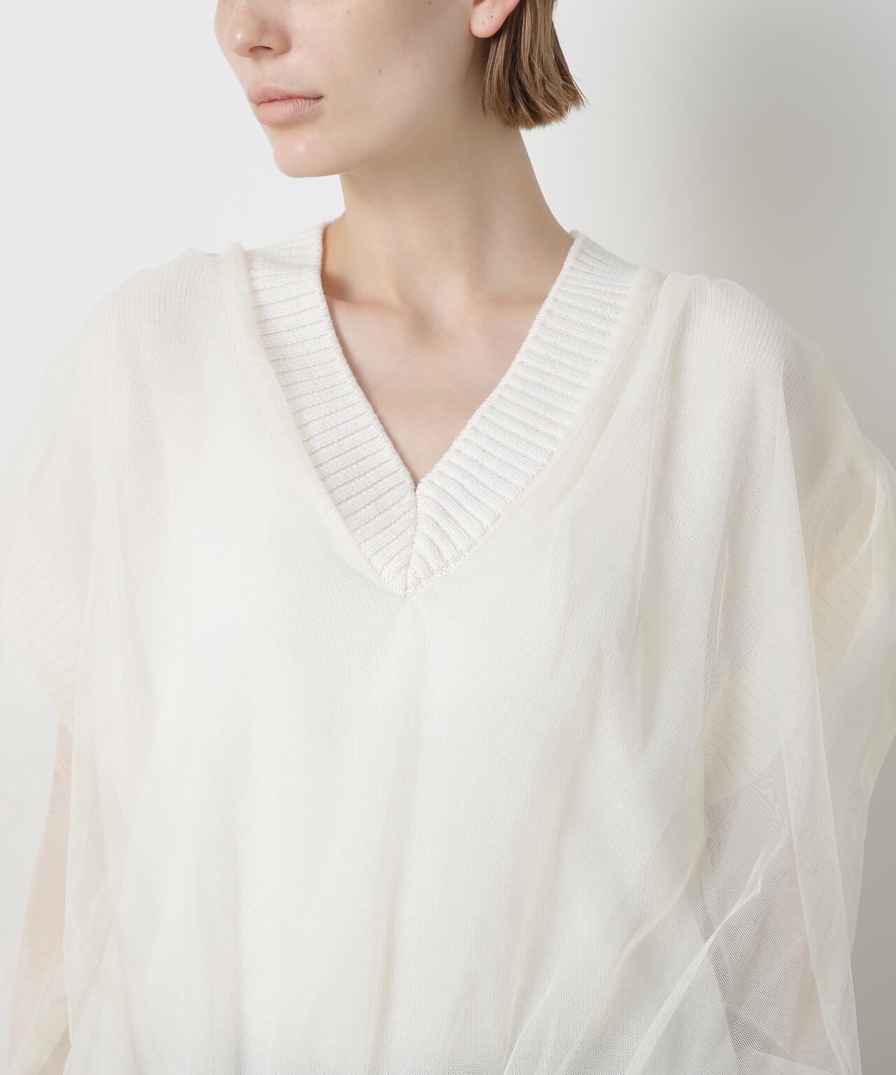 Tulle Combination V-neck  Gile