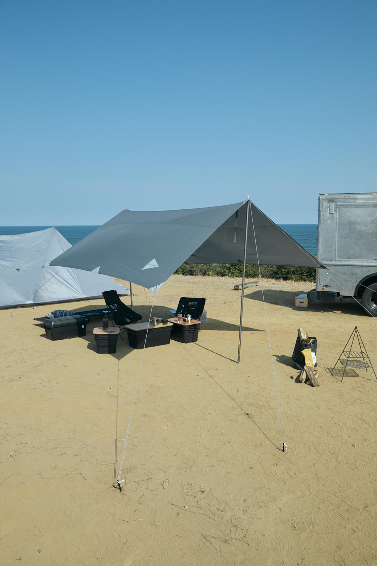 and wander tarp 44