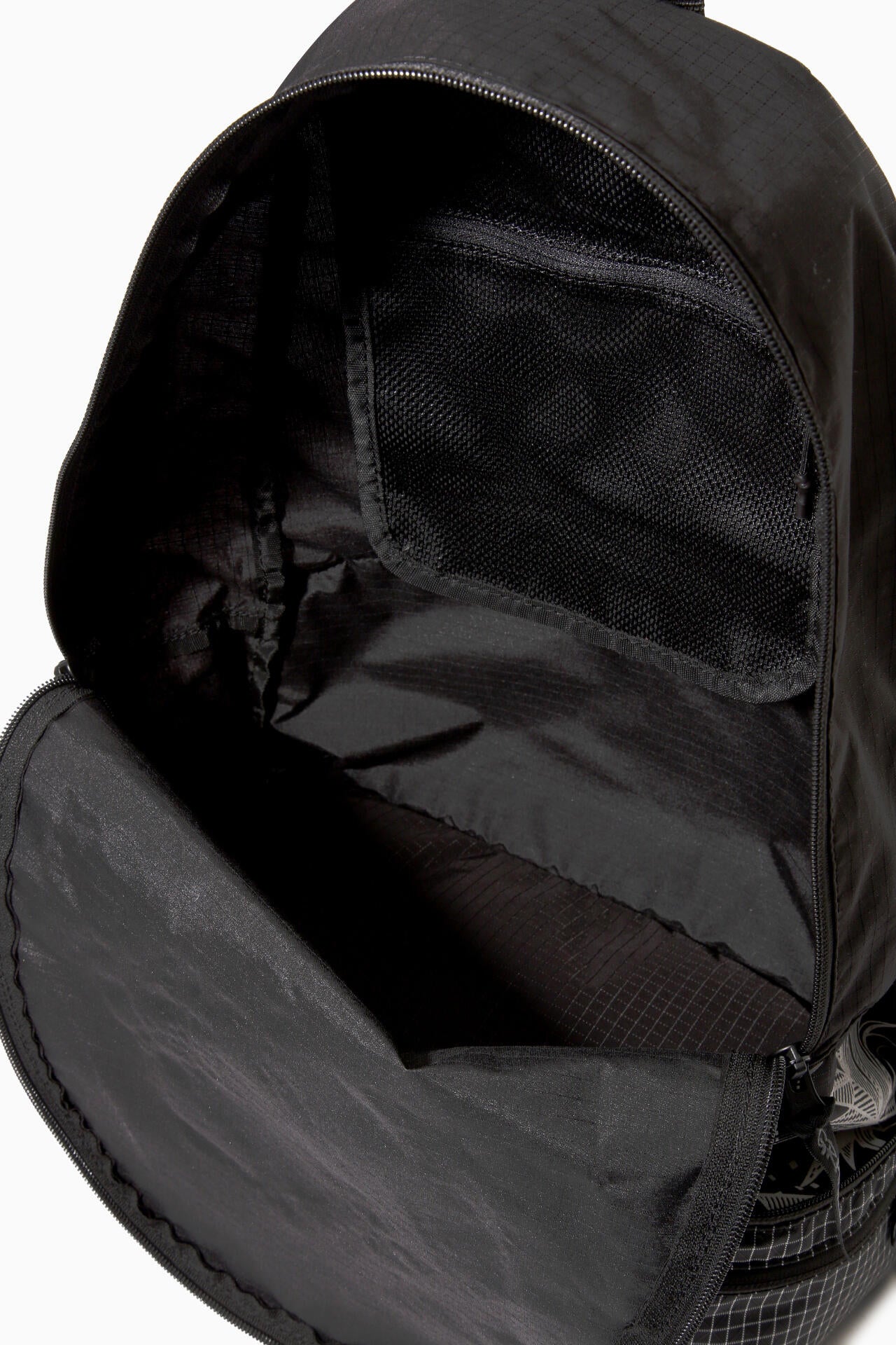 GRAMICCI × and wander 2way ripstop bag