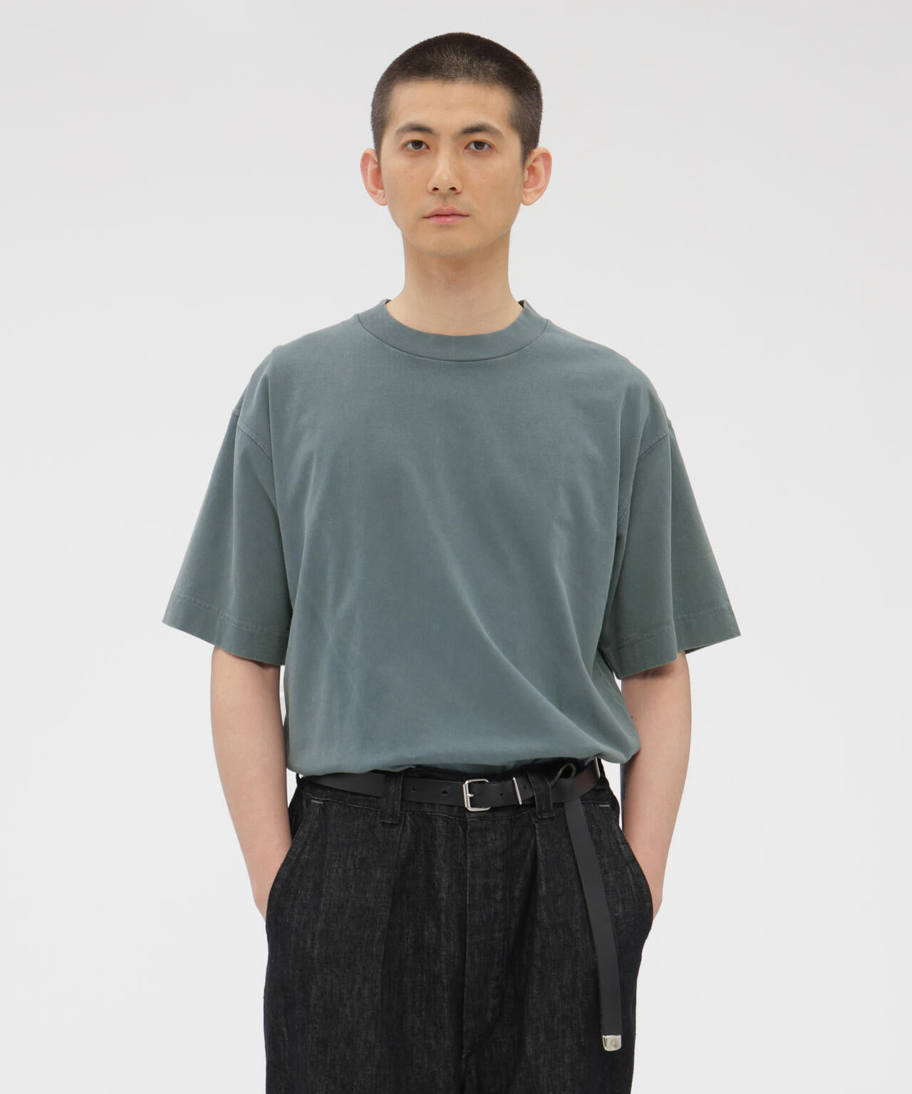 身長184cm  B90 W68 H90 着用サイズ：L