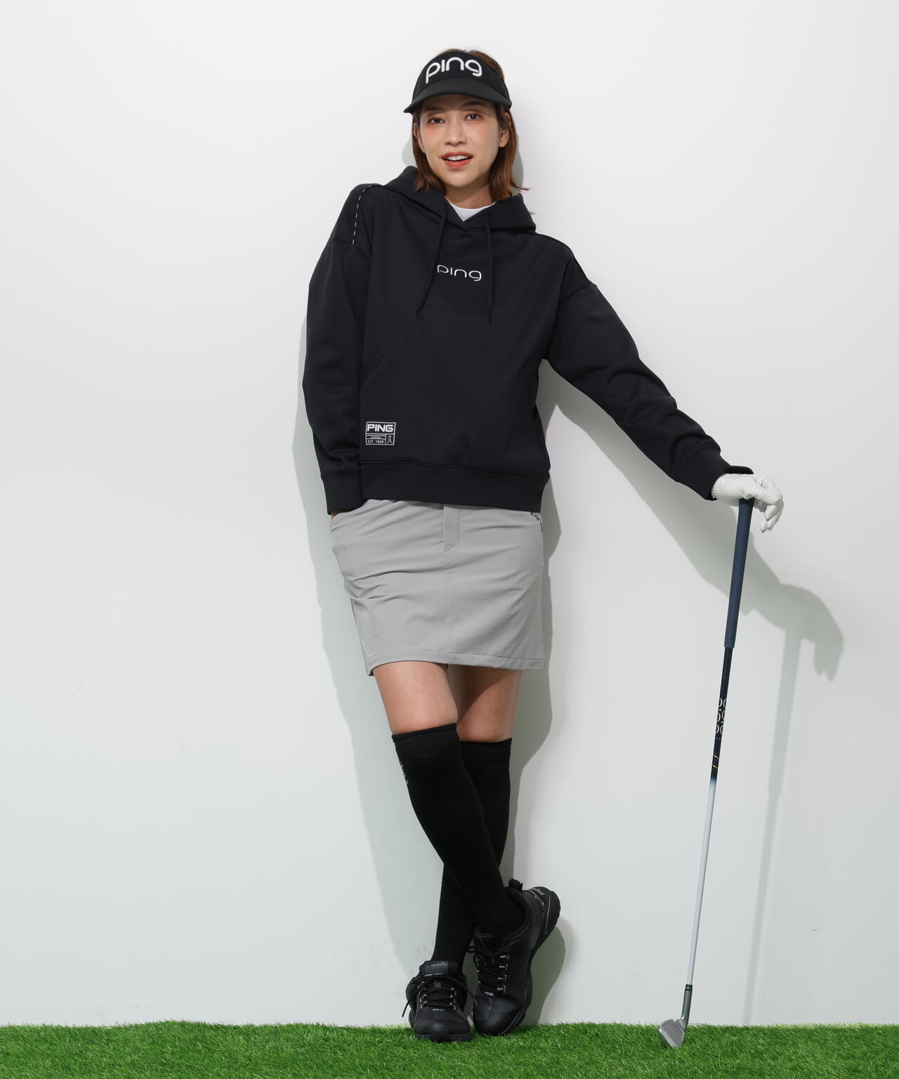 【PING APPAREL】エンボスロゴスウェットフーディプルオーバー ＜GOLD＞ (LADIES)
