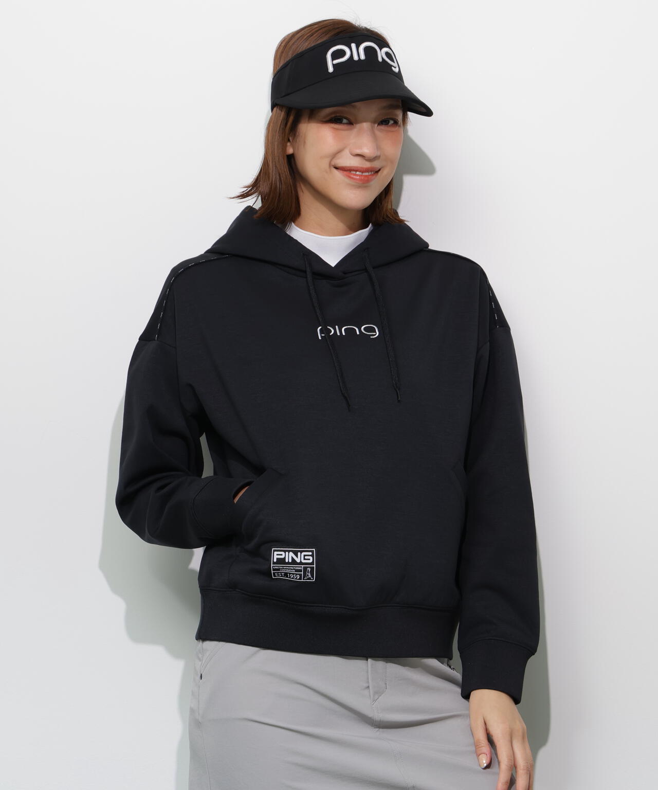 【PING APPAREL】エンボスロゴスウェットフーディプルオーバー ＜GOLD＞ (LADIES)