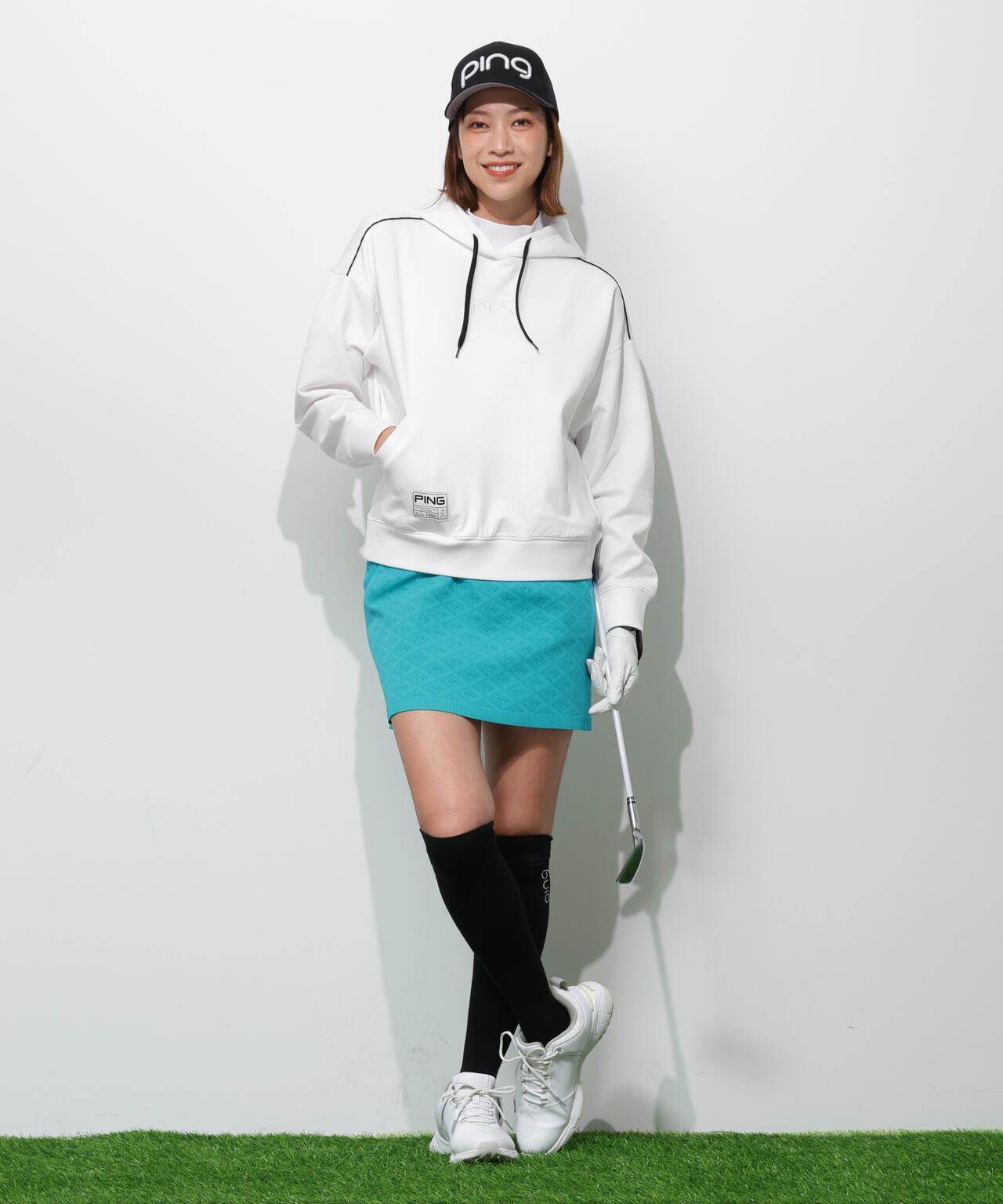 【PING APPAREL】エンボスロゴスウェットフーディプルオーバー ＜GOLD＞ (LADIES)