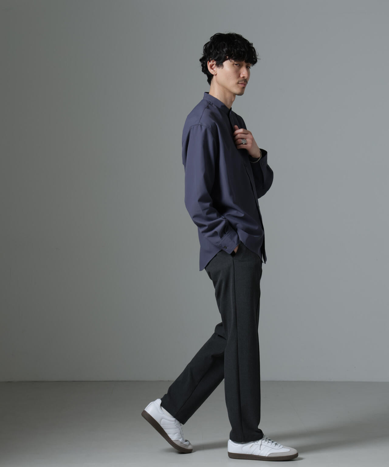 AMATA コットンタッチバンドカラーシャツ