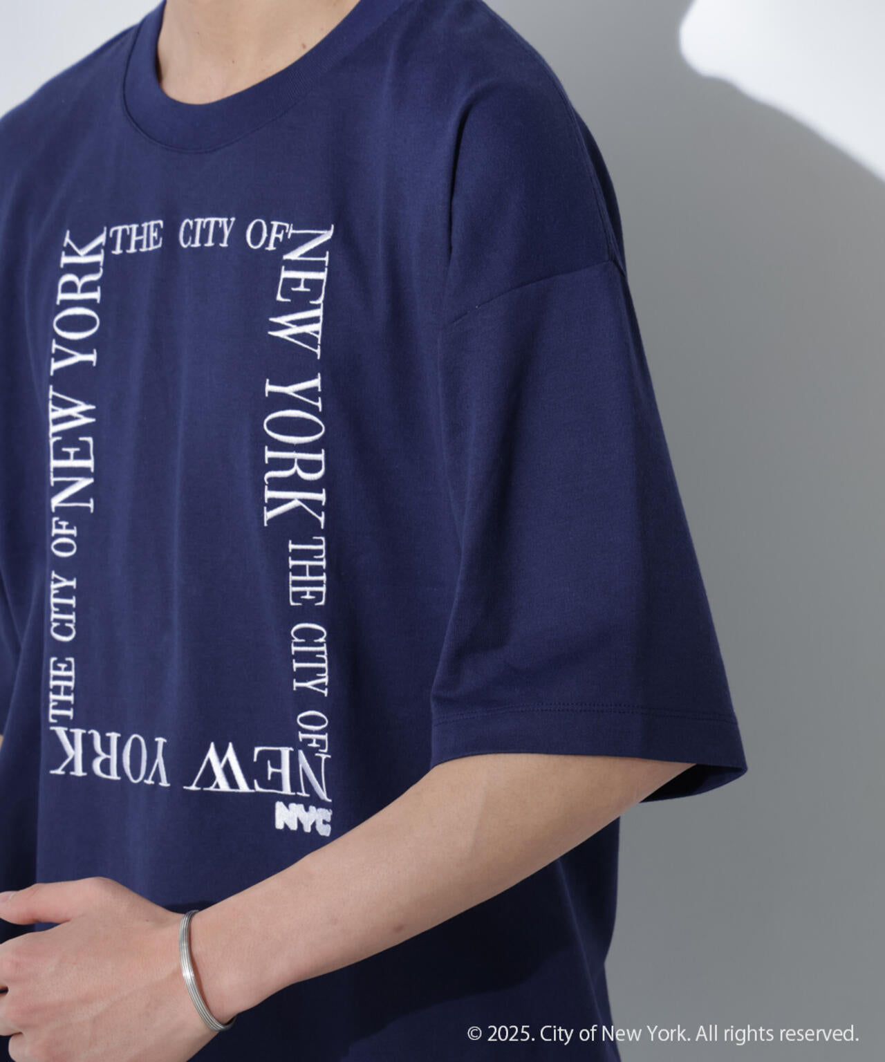 Anti Soaked(R)×NYC スクエア刺繍 汗染み防止Tシャツ