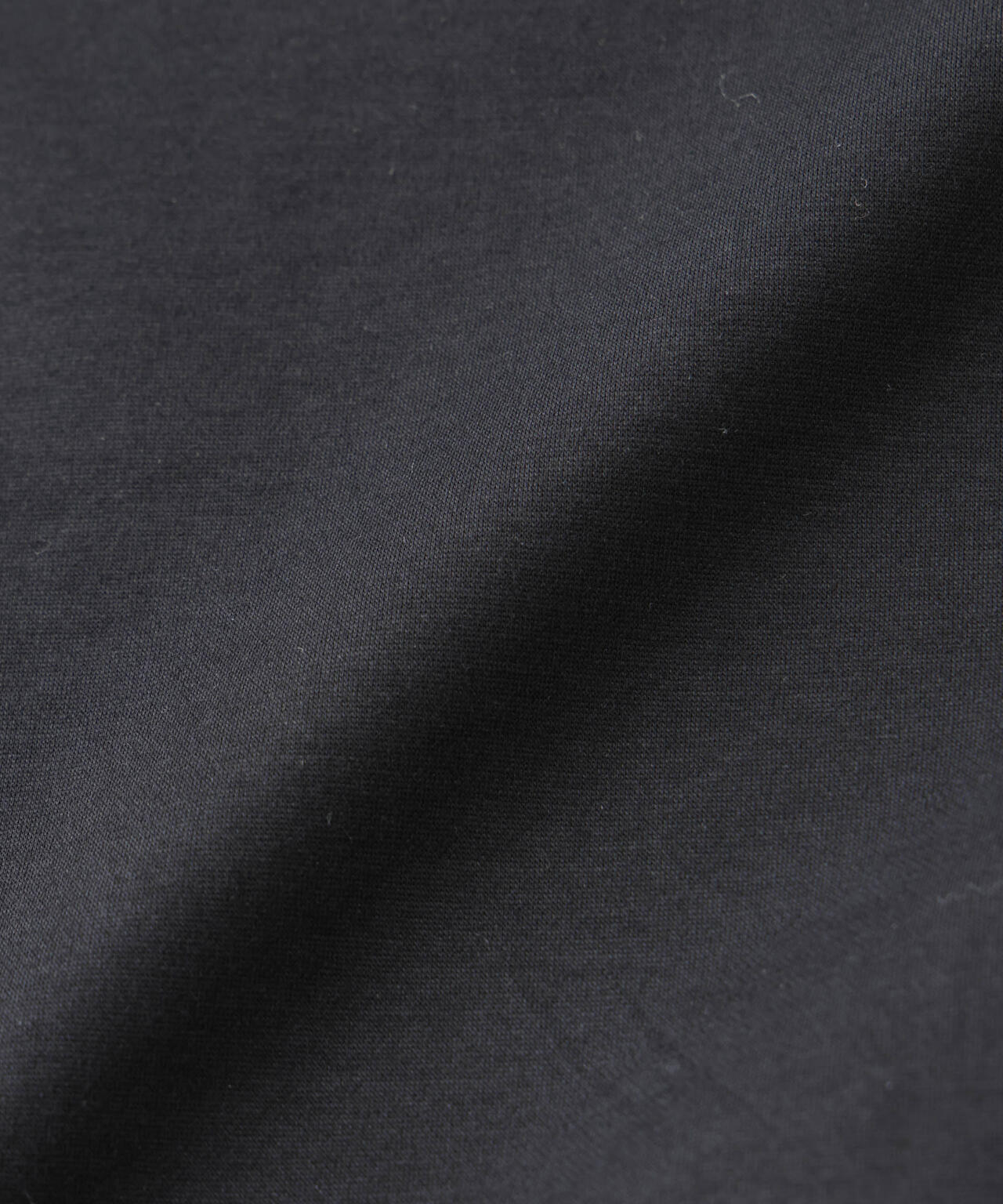｢NJ/CLUB｣モクロディ ボートネック サイドスリットTシャツ