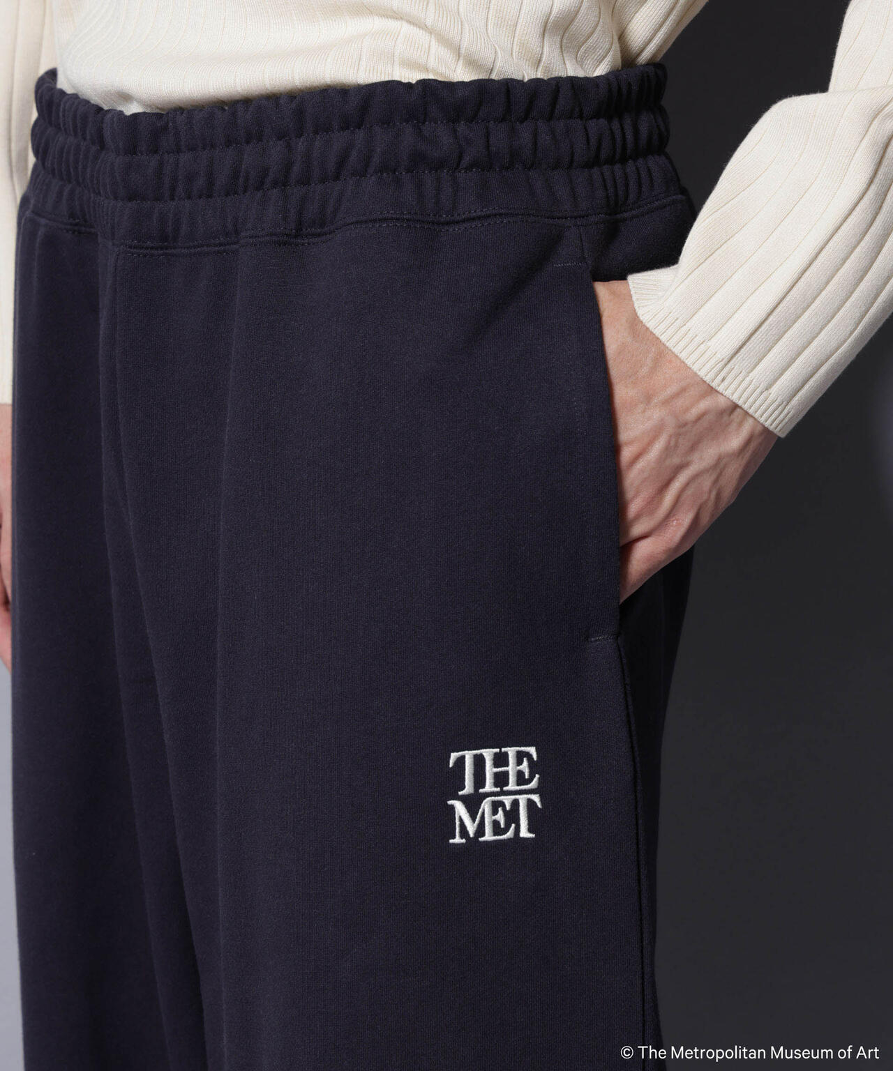 「The Met」ロゴ刺繍 2WAYワイドスウェットパンツ（セットアップ可）