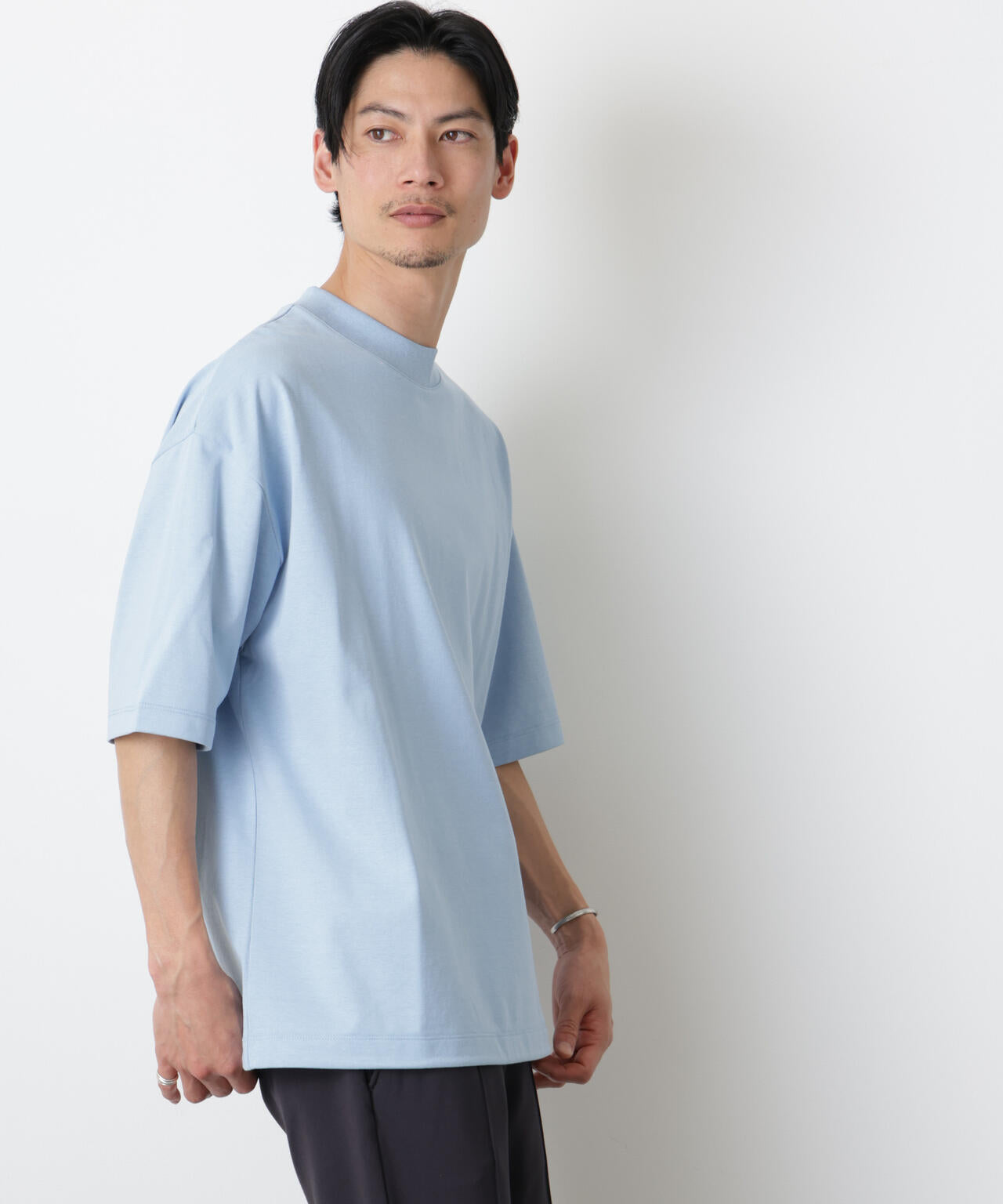 ソラーロワイドモックネックTシャツ