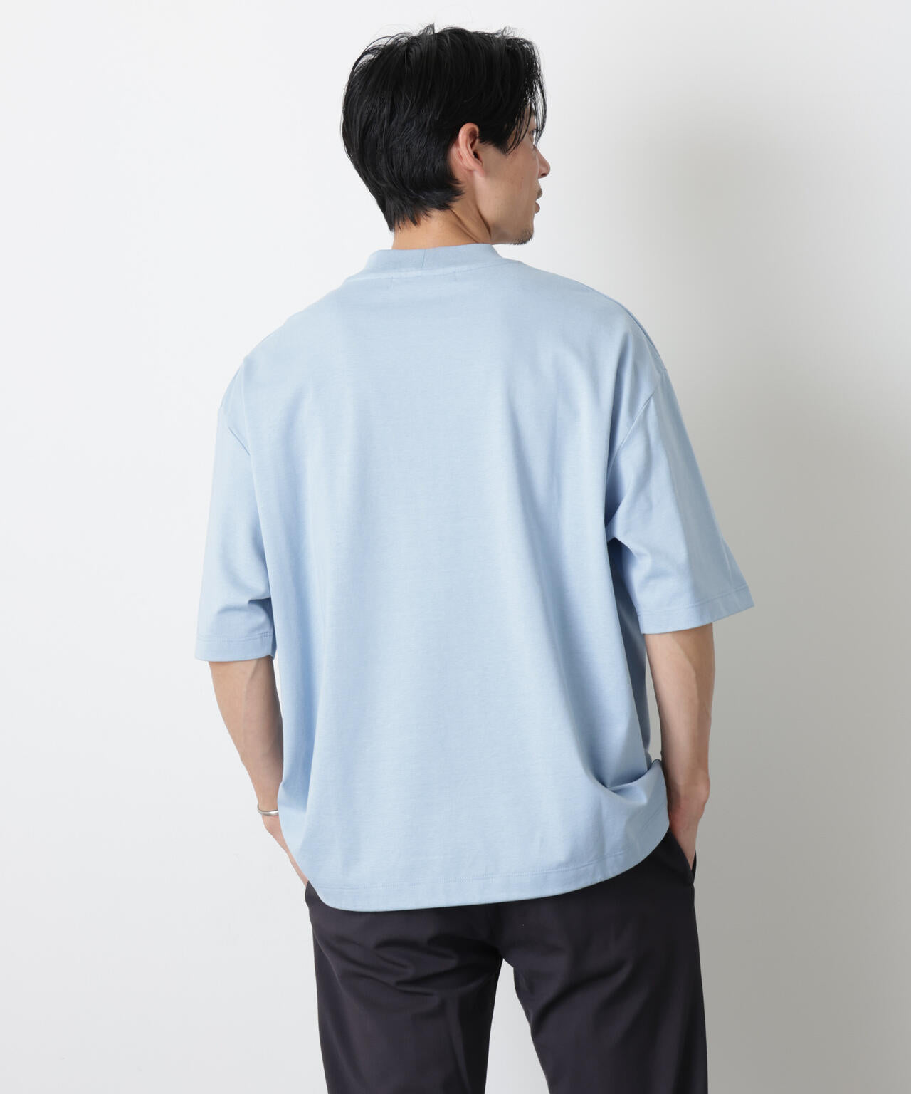 ソラーロワイドモックネックTシャツ