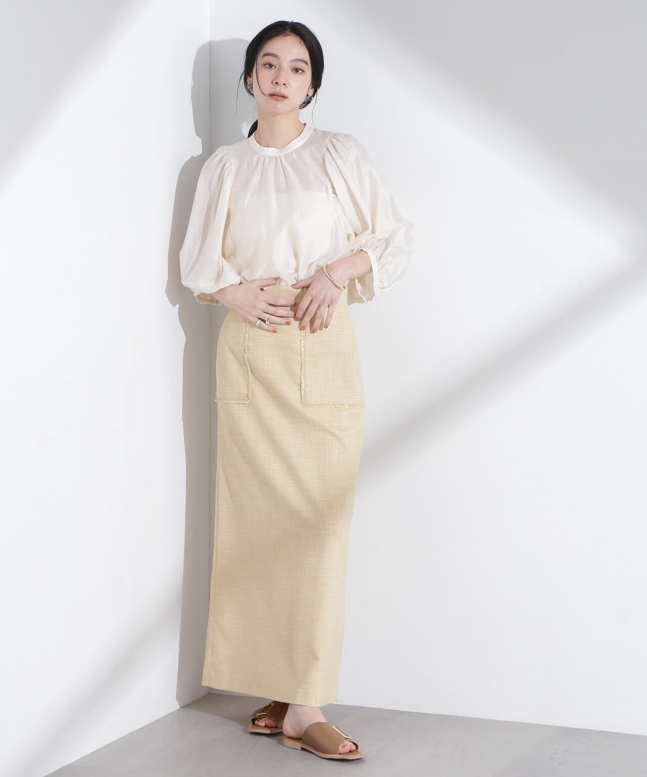 リネン混シアーボリュームスリーブブラウス