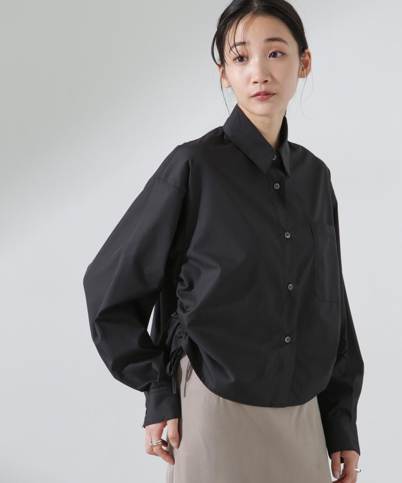サイドシャーリングクロップドシャツ