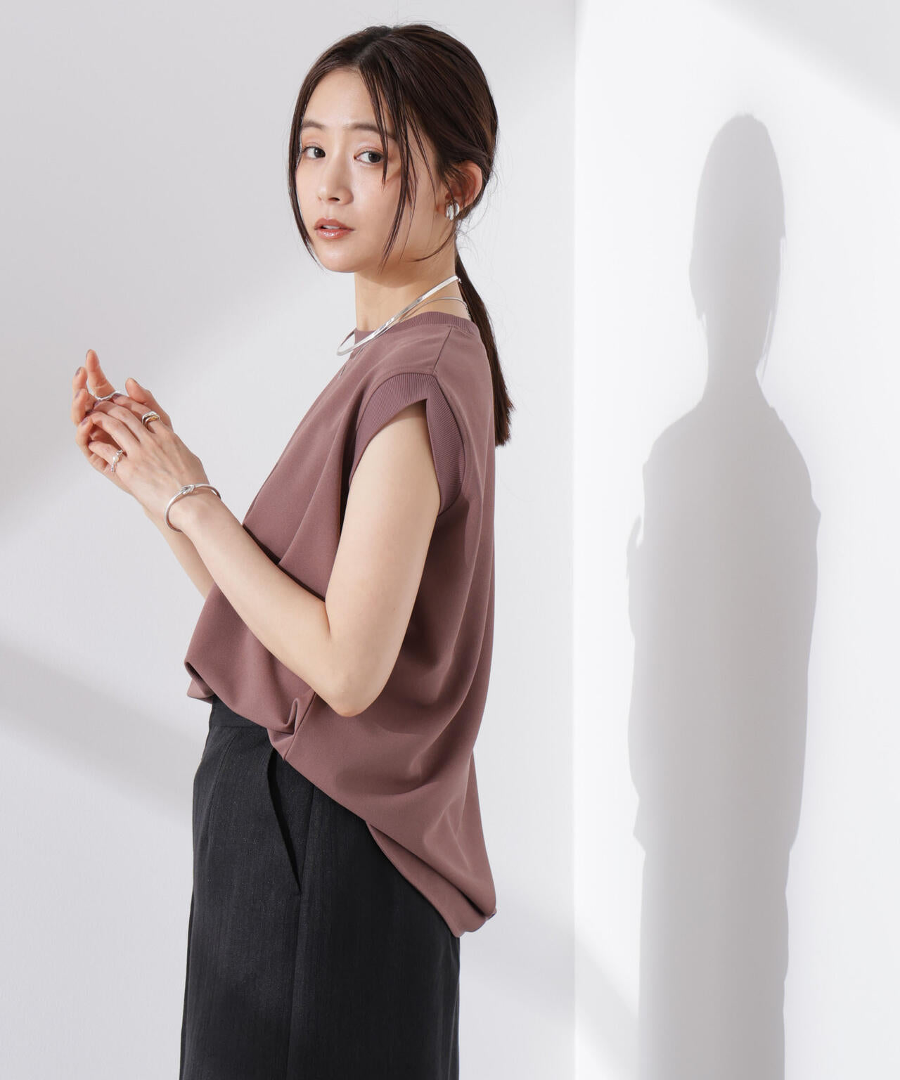 カットジョーゼットノースリーブTシャツ