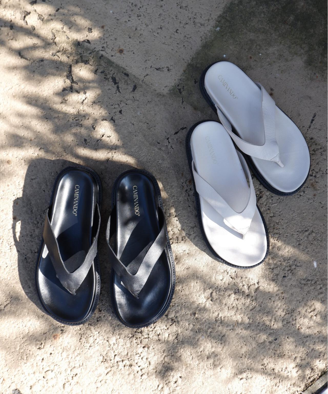 CAMINANDO/カミナンド　 THONG SLIDES トングスライド