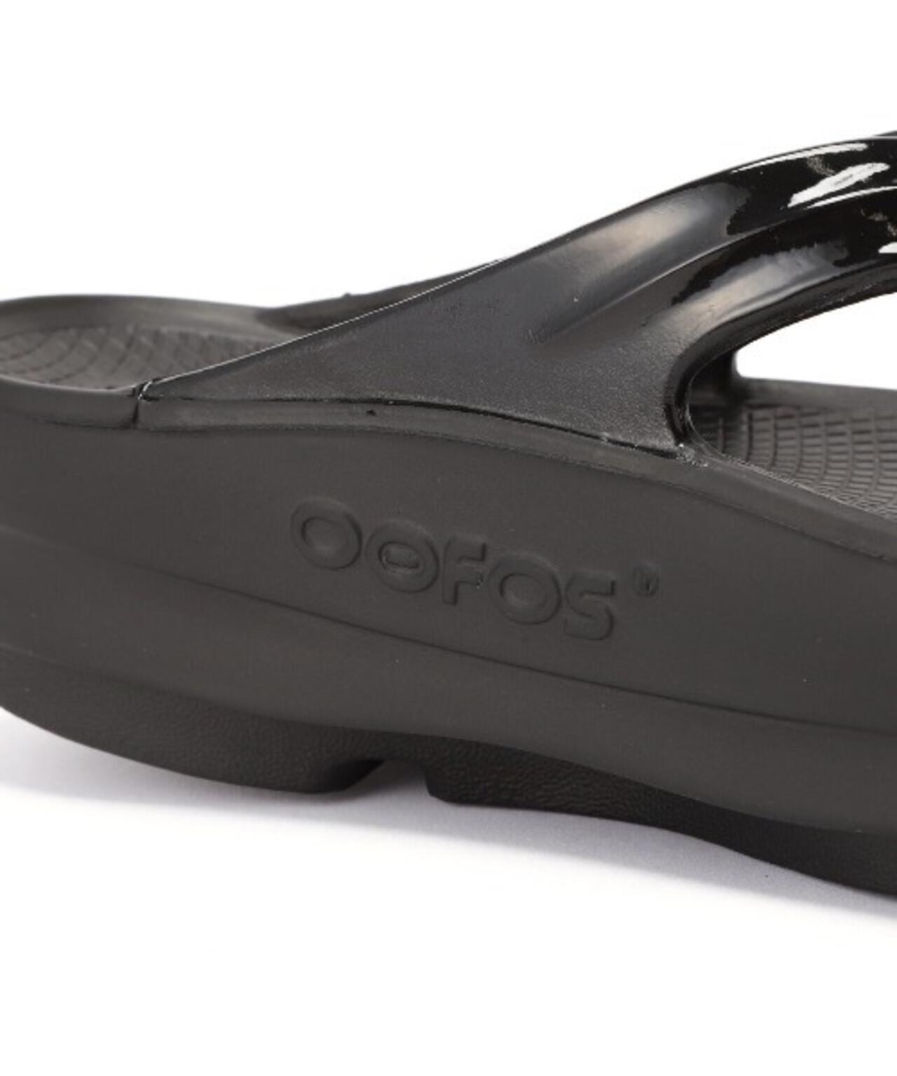 OOFOS/ウーフォス　OOmega ウーメガ　リカバリーサンダル　厚底