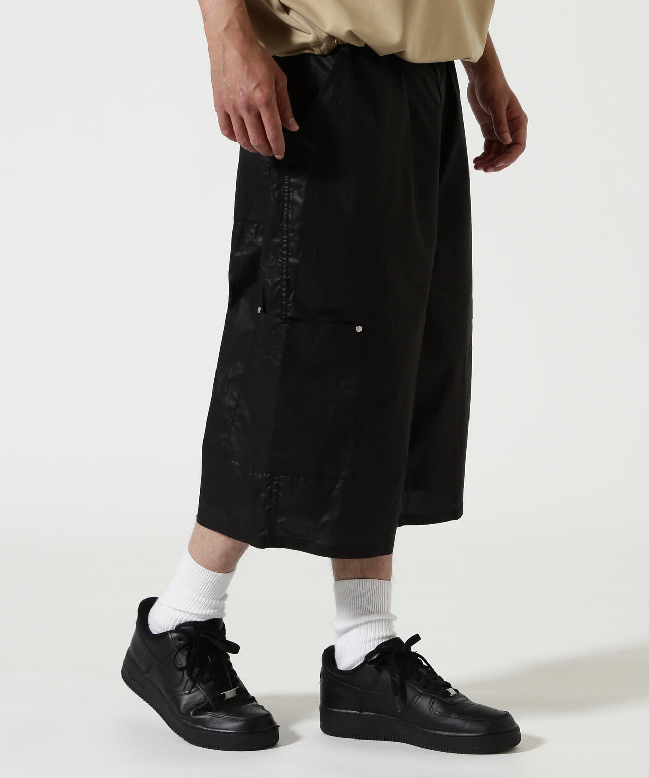 B omnivore/ビーオムニボー　PAPER SHORTS