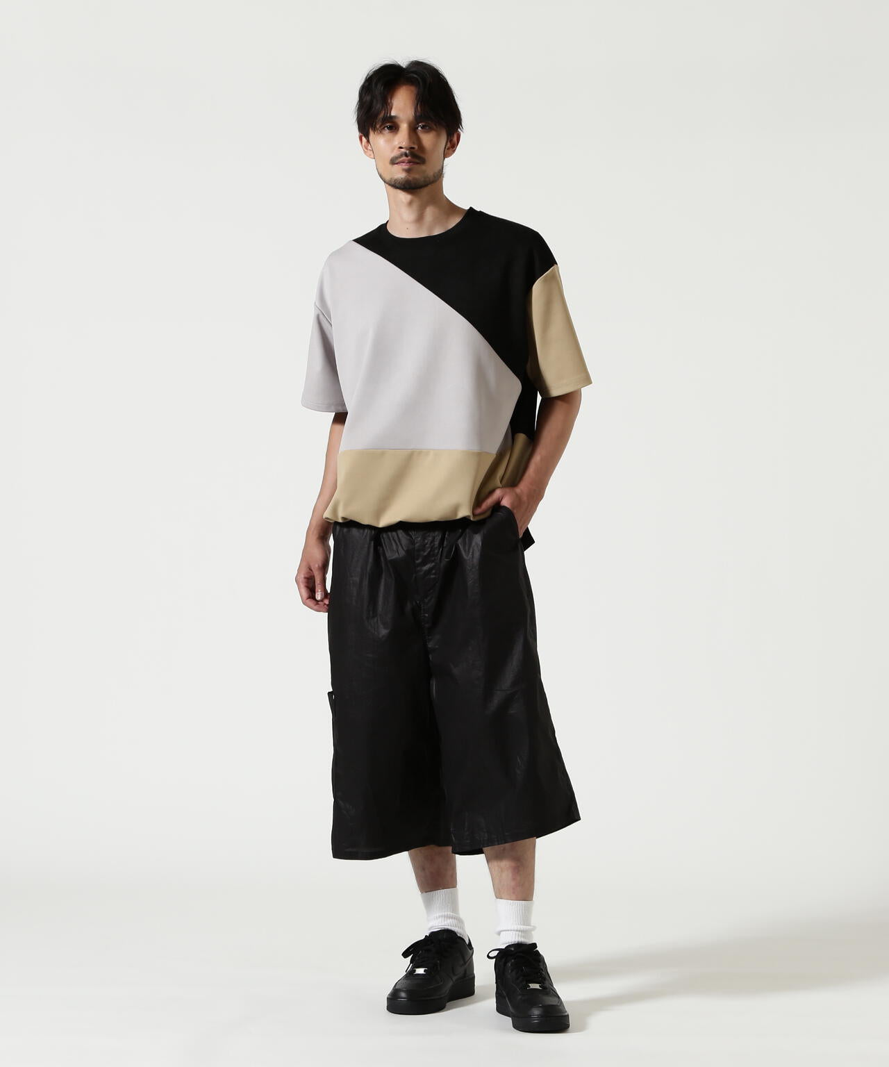 B omnivore/ビーオムニボー　PAPER SHORTS