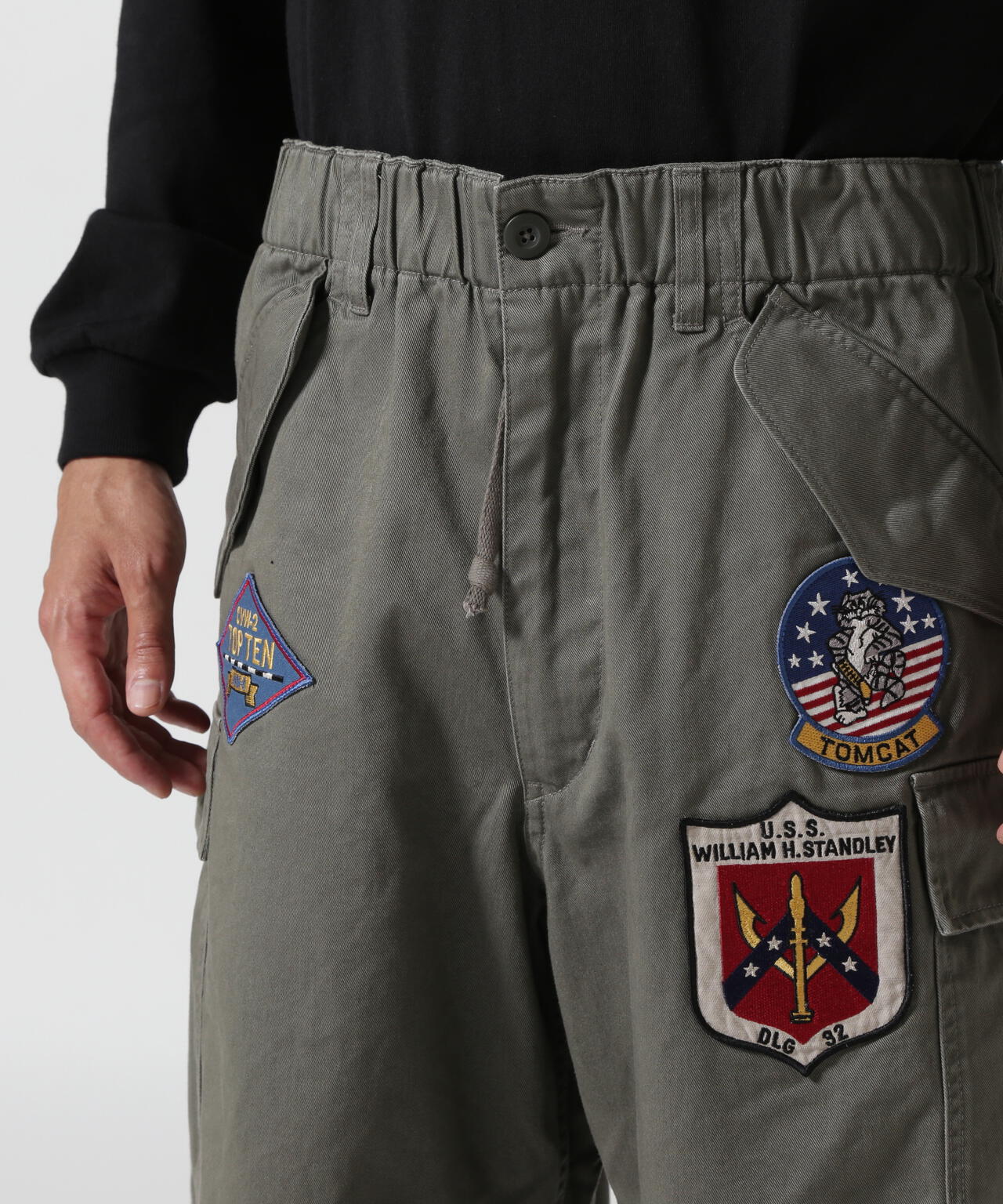 《直営店限定》TOP GUN WAPPEN CARGO PANTS / トップガン ワッペン カーゴパンツ / AVIREX