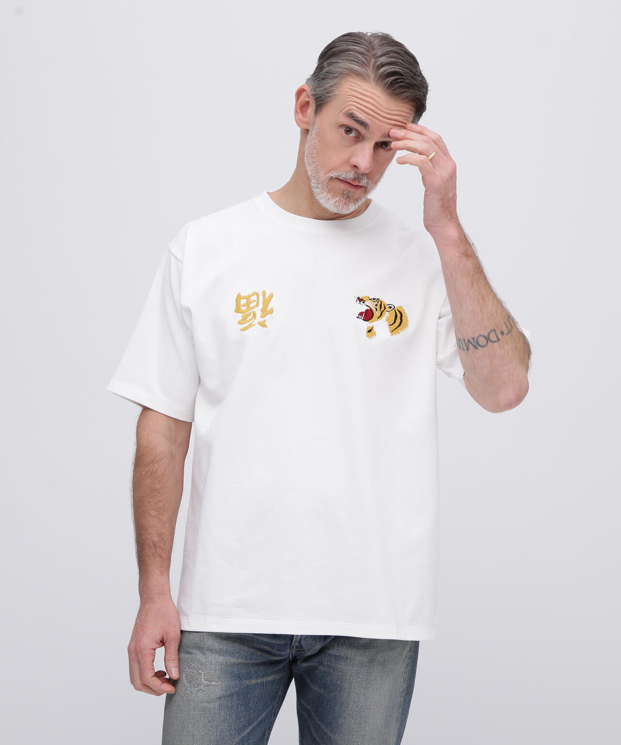 《WEB&DEPOT限定》VIETNAM EMBROIDERY T-SHIRT / ベトナム 刺繍 半袖Tシャツ / AVIREX /