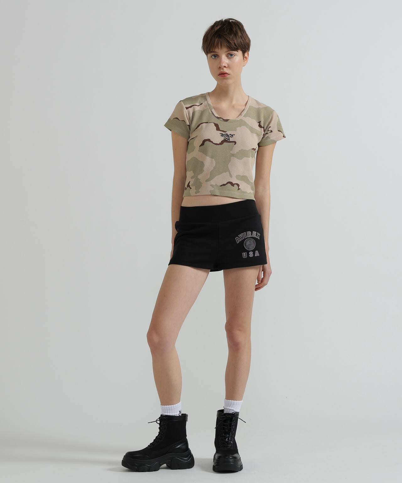 《WOMAN/直営店限定》VARSITY FLAG SHORT PANTS
