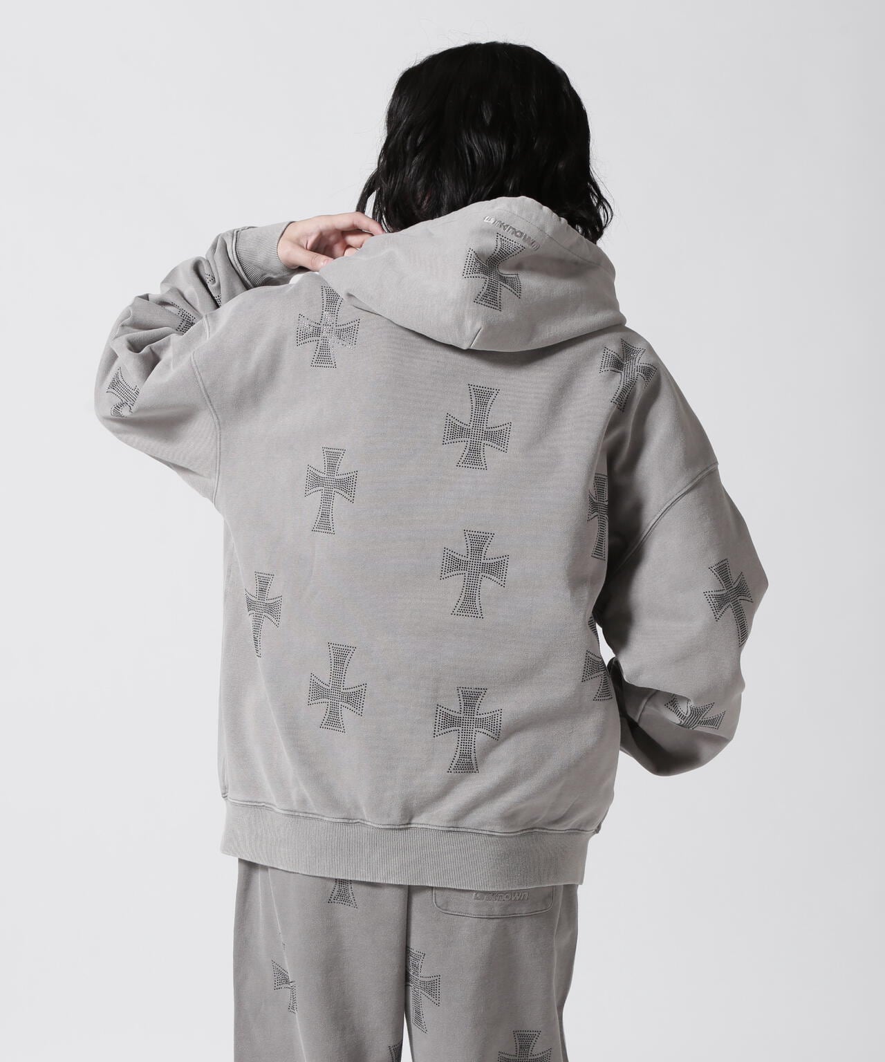 UNKNOWNLONDON/アンノウンロンドン/WASH GREY×BLACK CROSS ZIP HOODIE