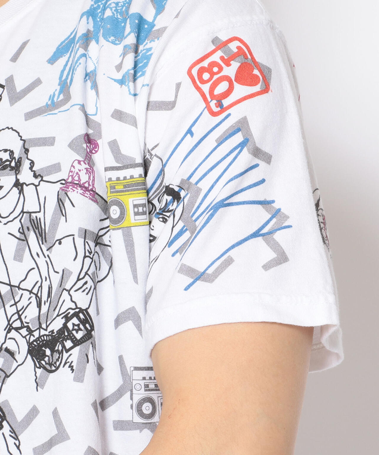 Kare/ME（カーミー）1980総柄Tシャツ