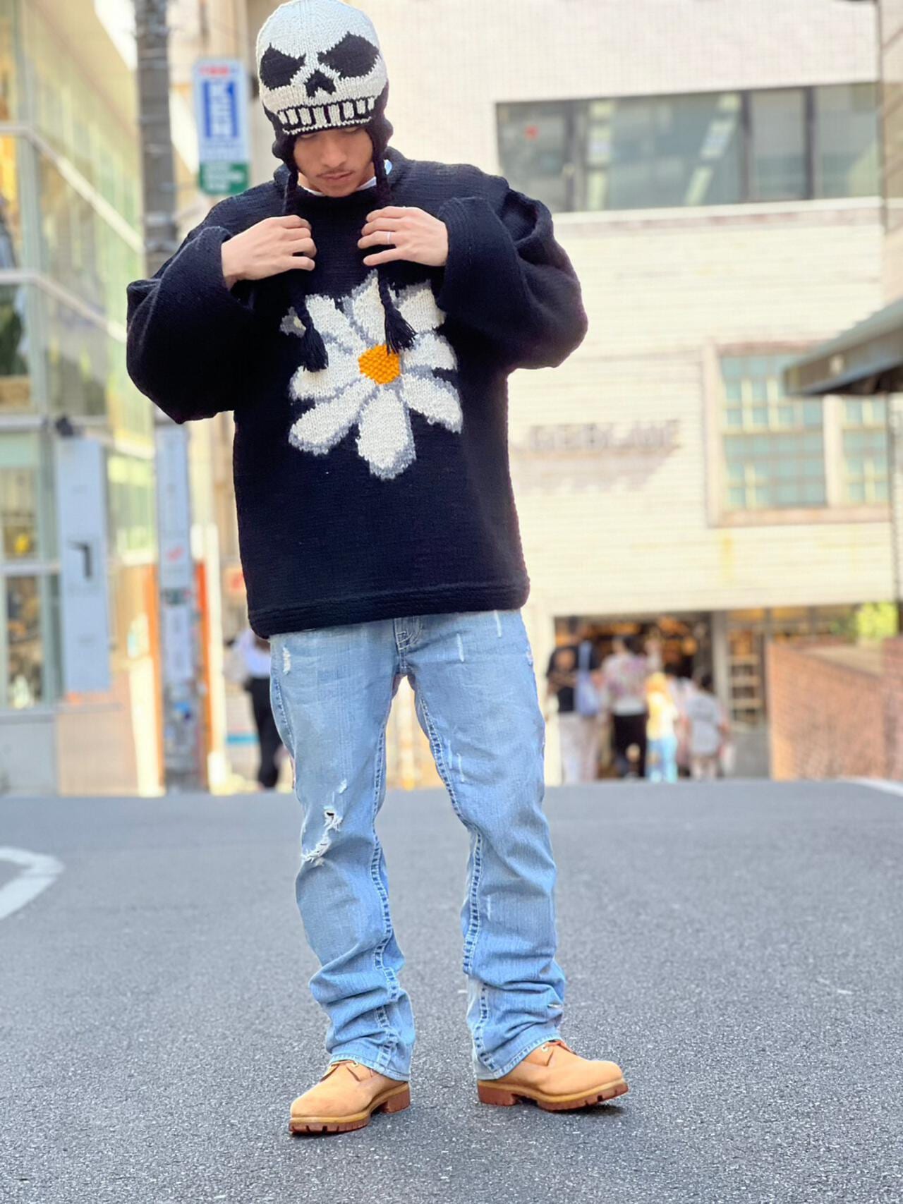 MacMahon Knitting Mills/マクマホンニッティングミルズ　Roll Neck Knit-Flower