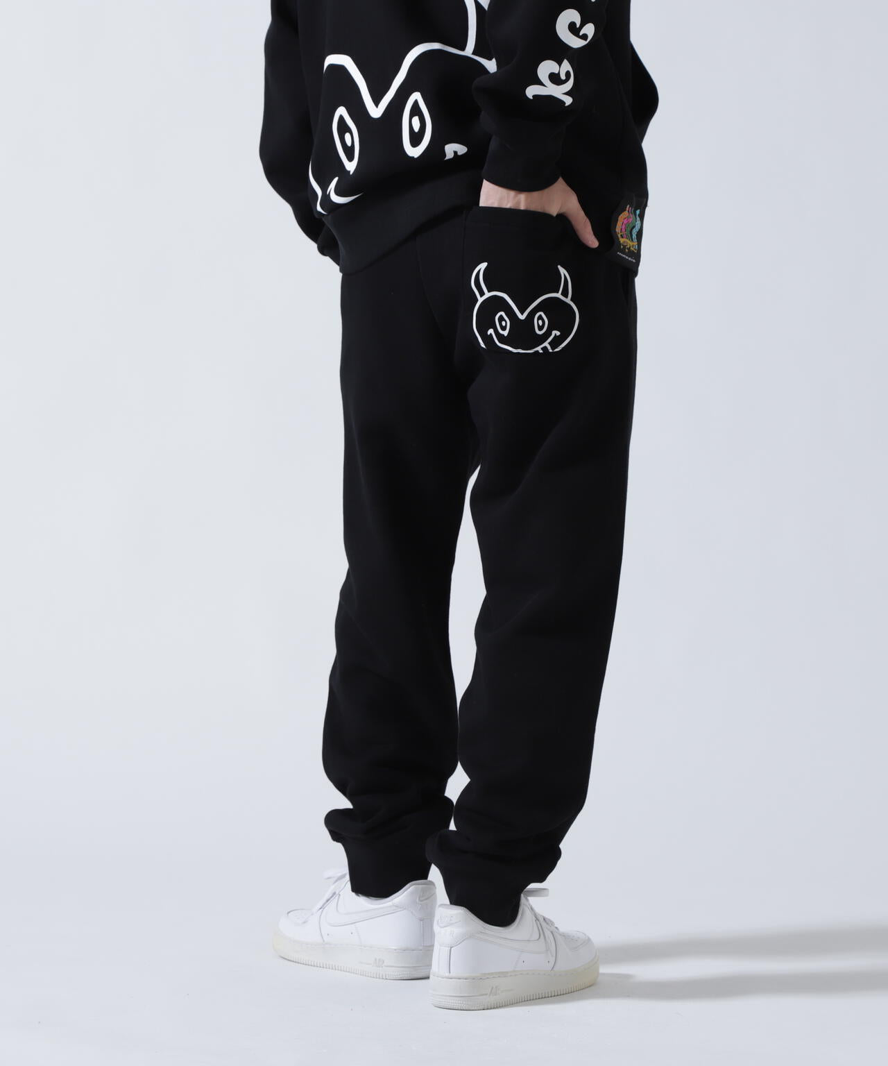 maxsix(マックスシックス）ONI HEART SWEAT PANTS