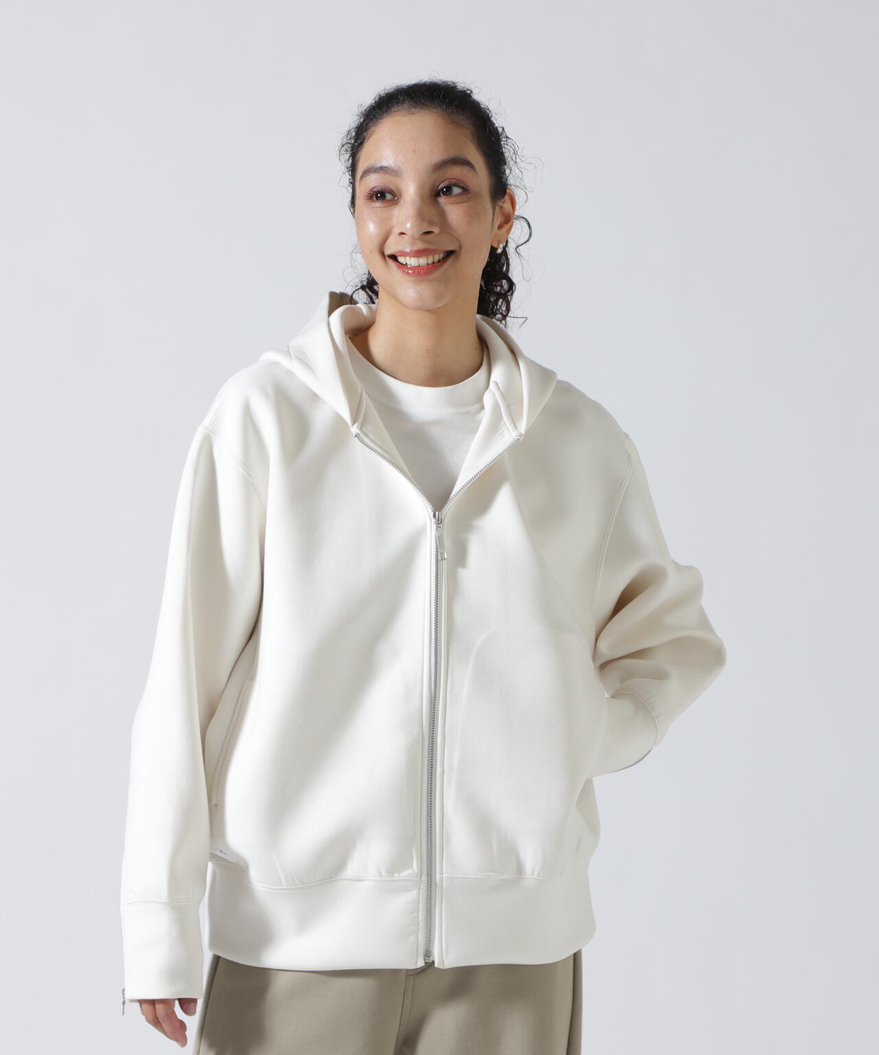 upper hights（アッパーハイツ）THE FLAG HOODIE