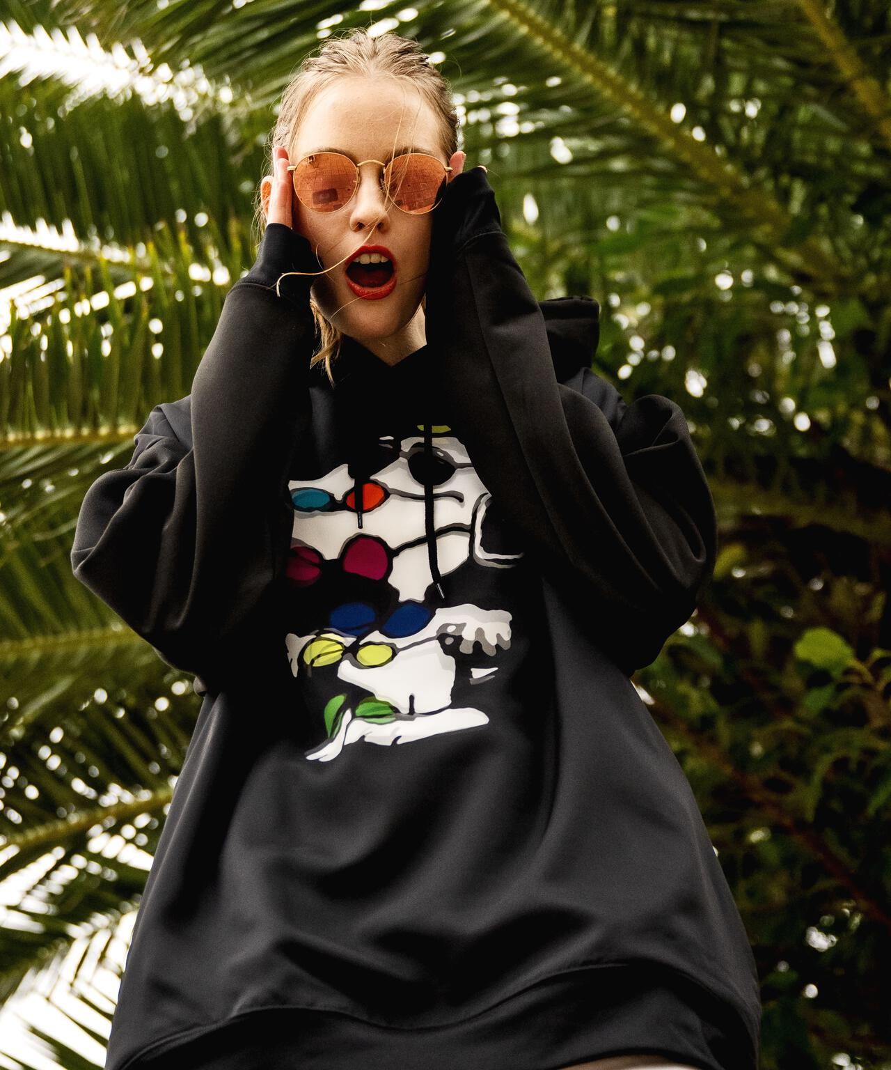 maxsix(マックスシックス）SUNGLASS SNOOPY PARKA 3D パーカー