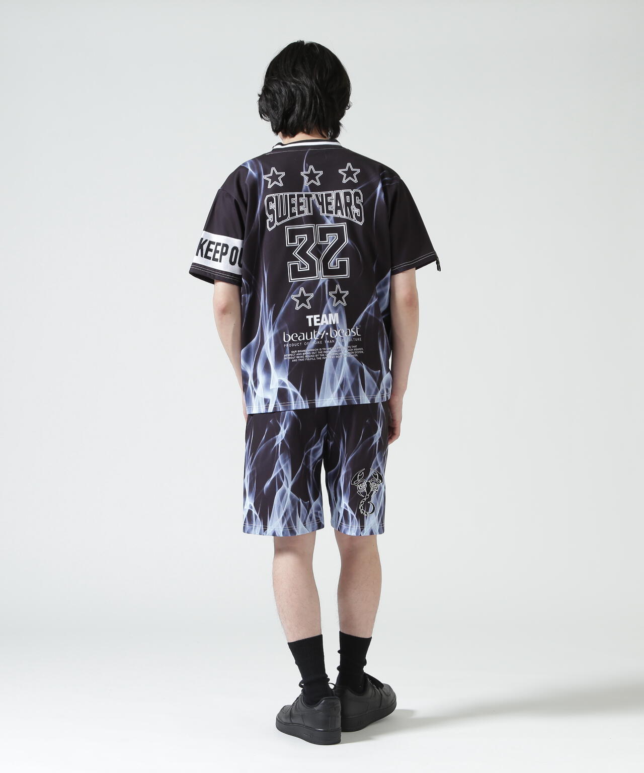 177cm B:81 W:72 H:88 着用サイズ：L
